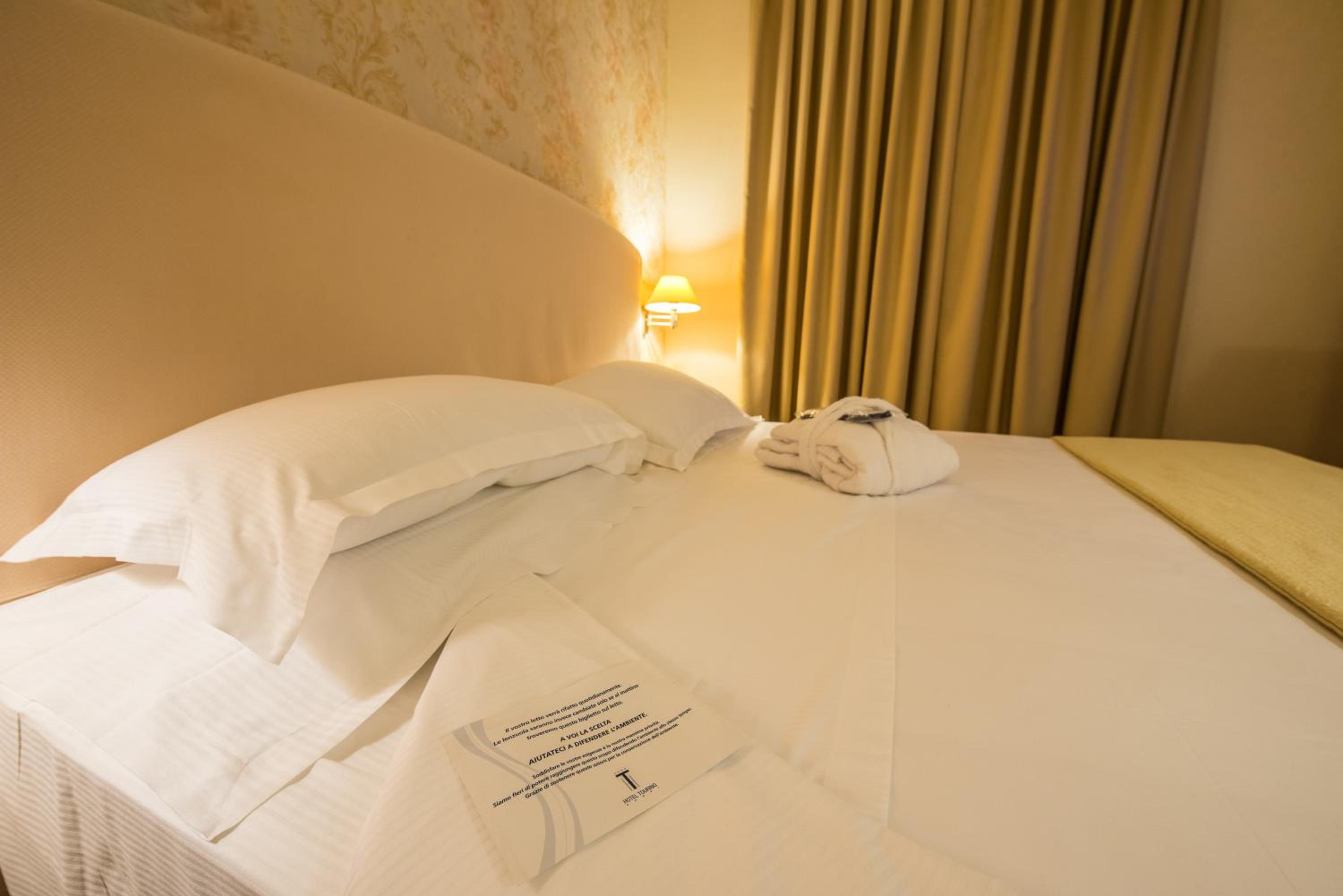 Classic Double or Twin Room - Photo 21
