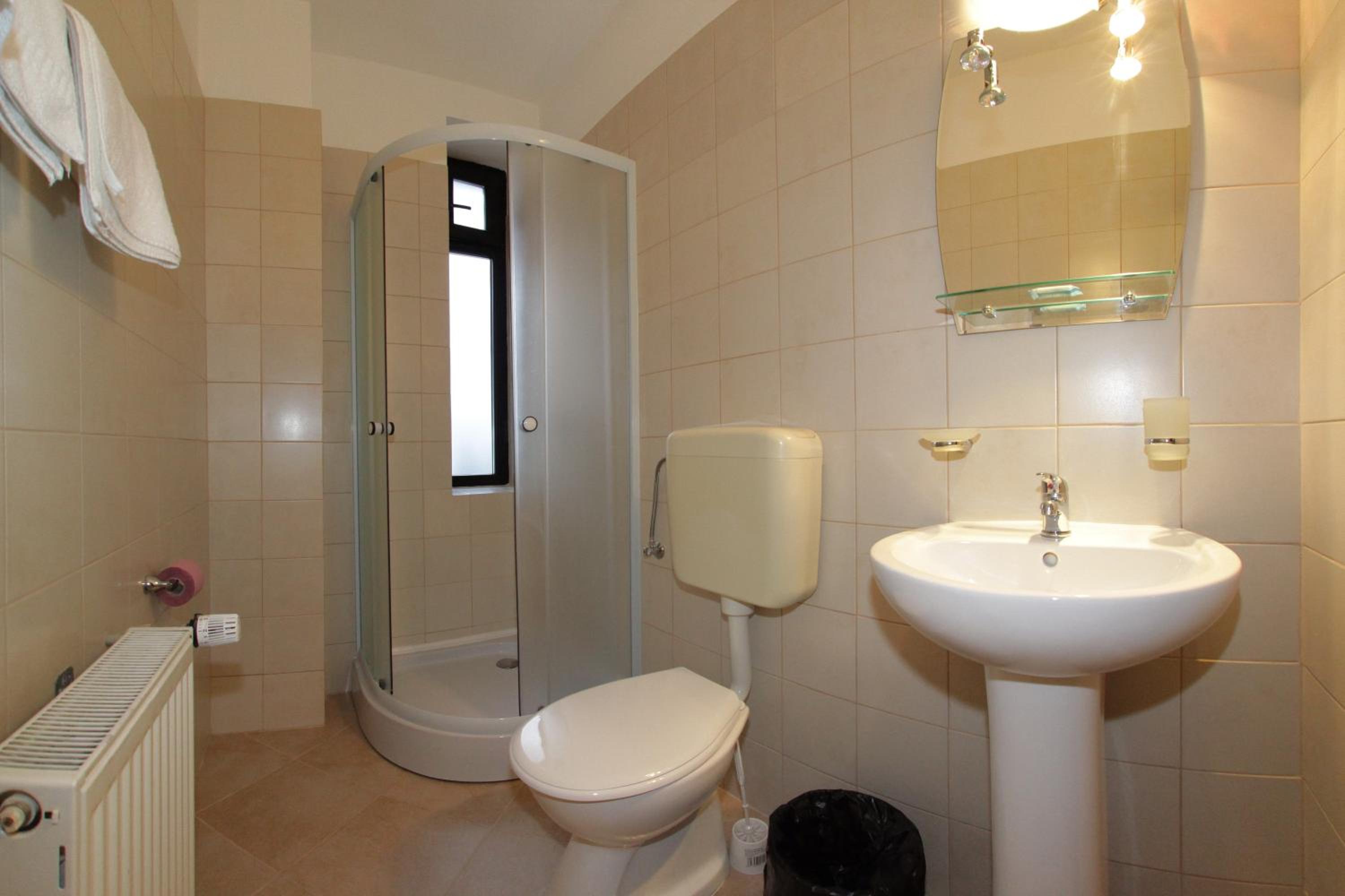 Triple Room - Photo 8