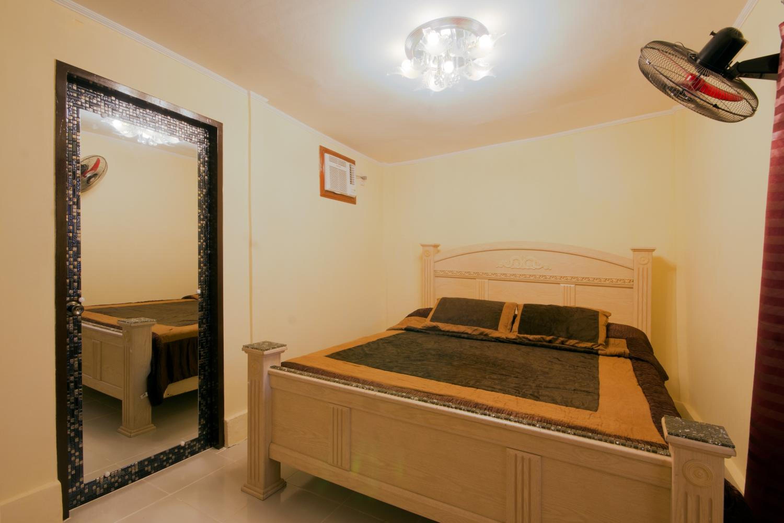 Deluxe King Room photo 2