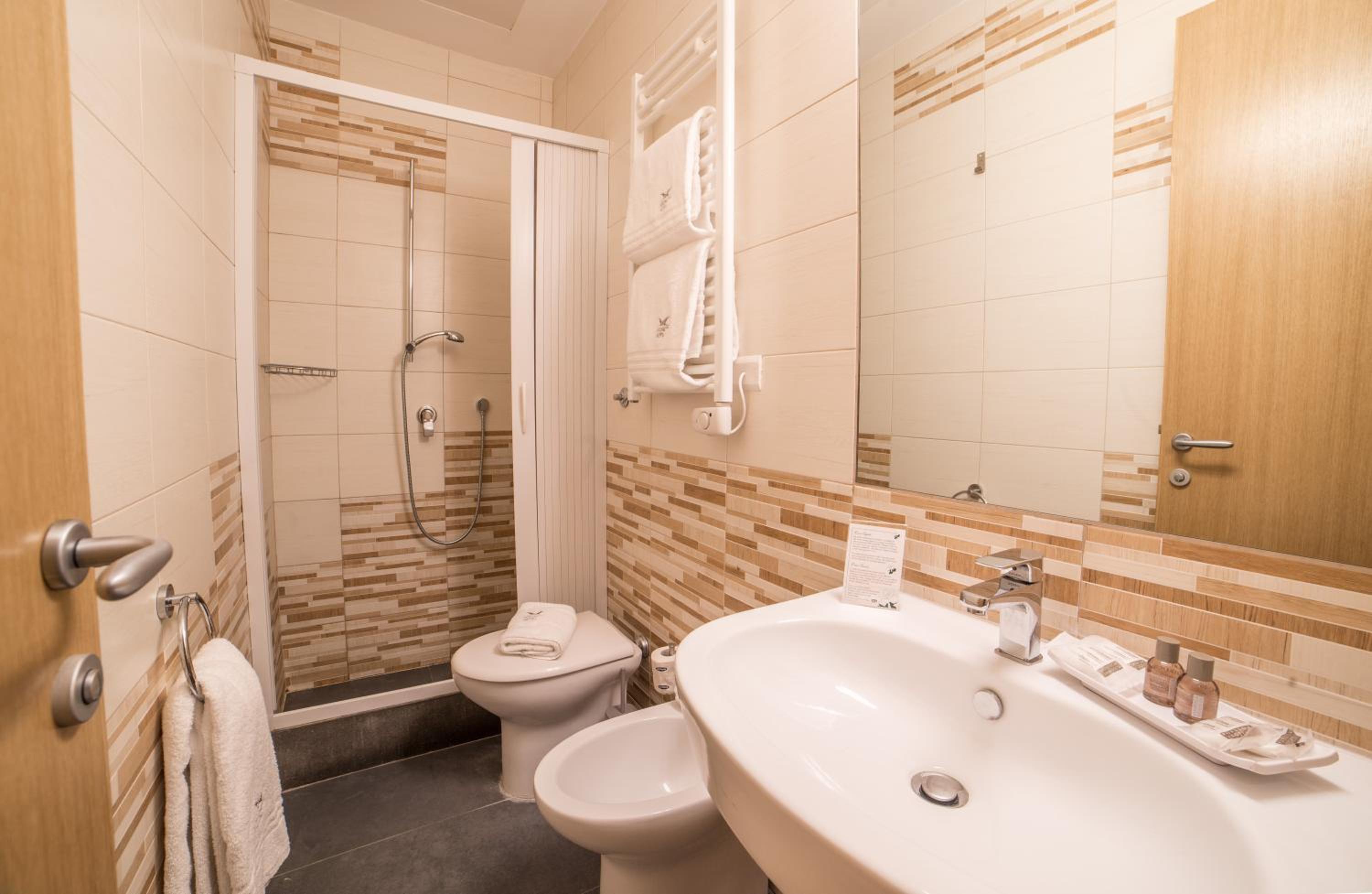 Double Room - Photo 3