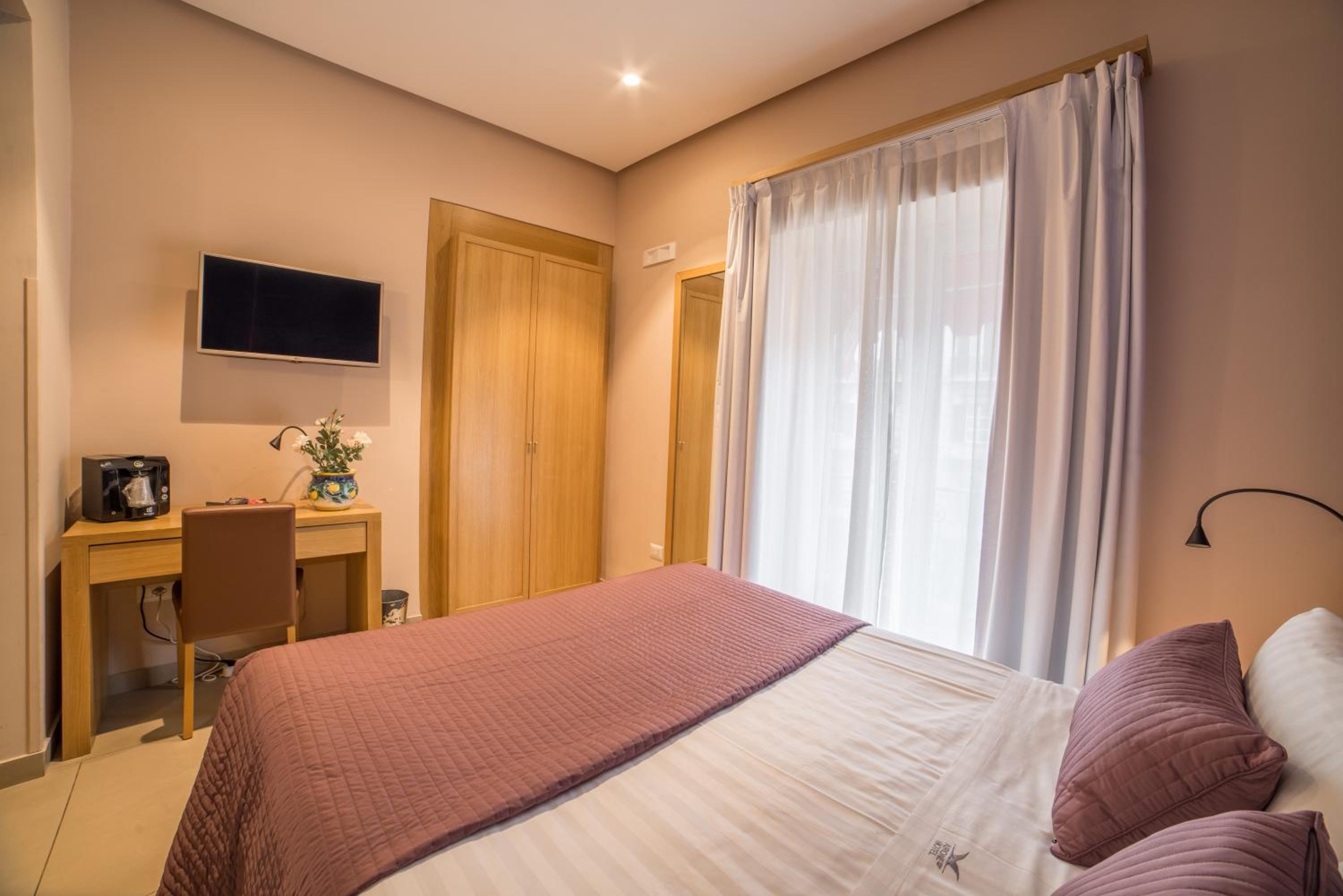 Double Room - Photo 4