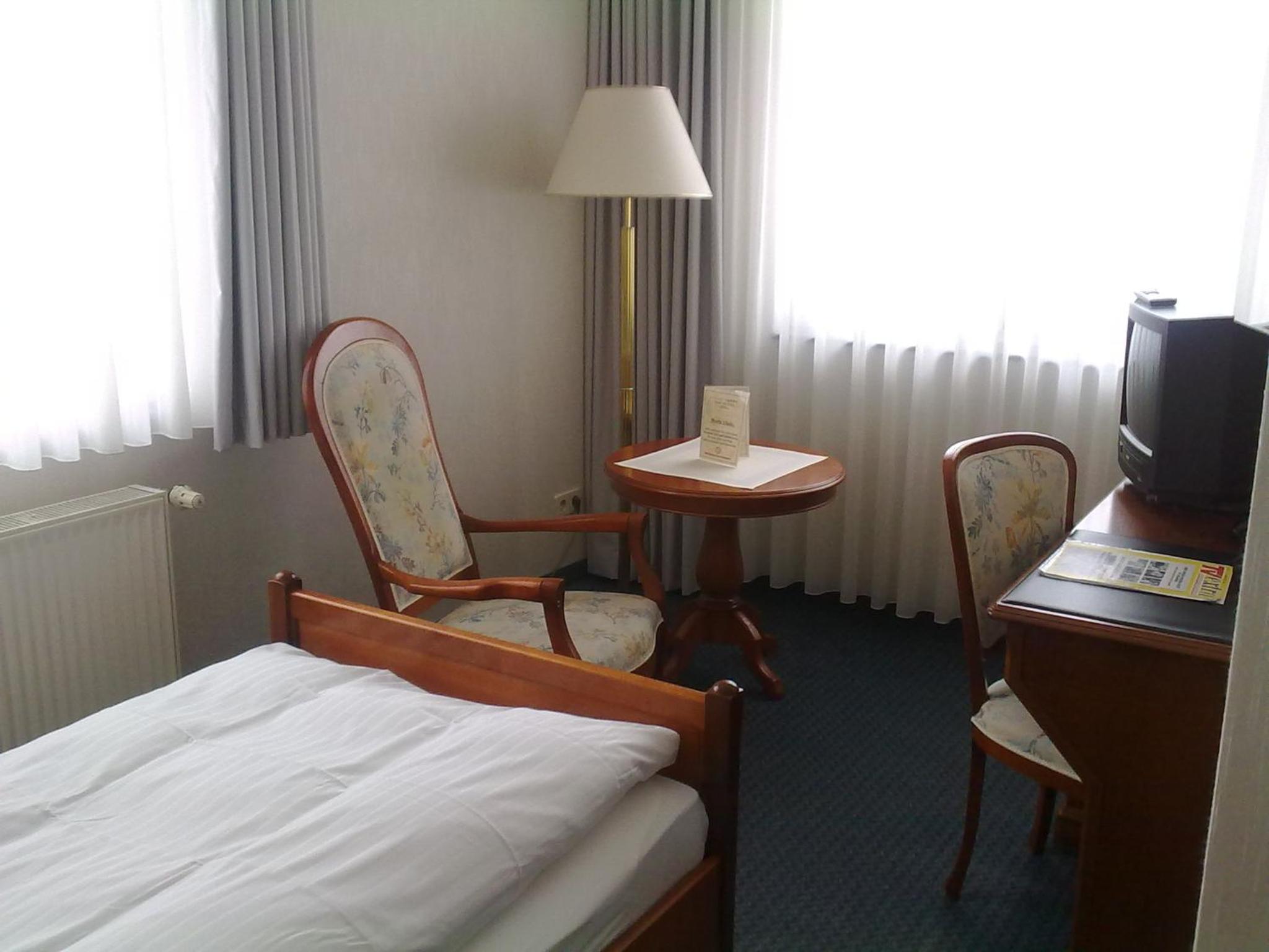 Single Room photo 3