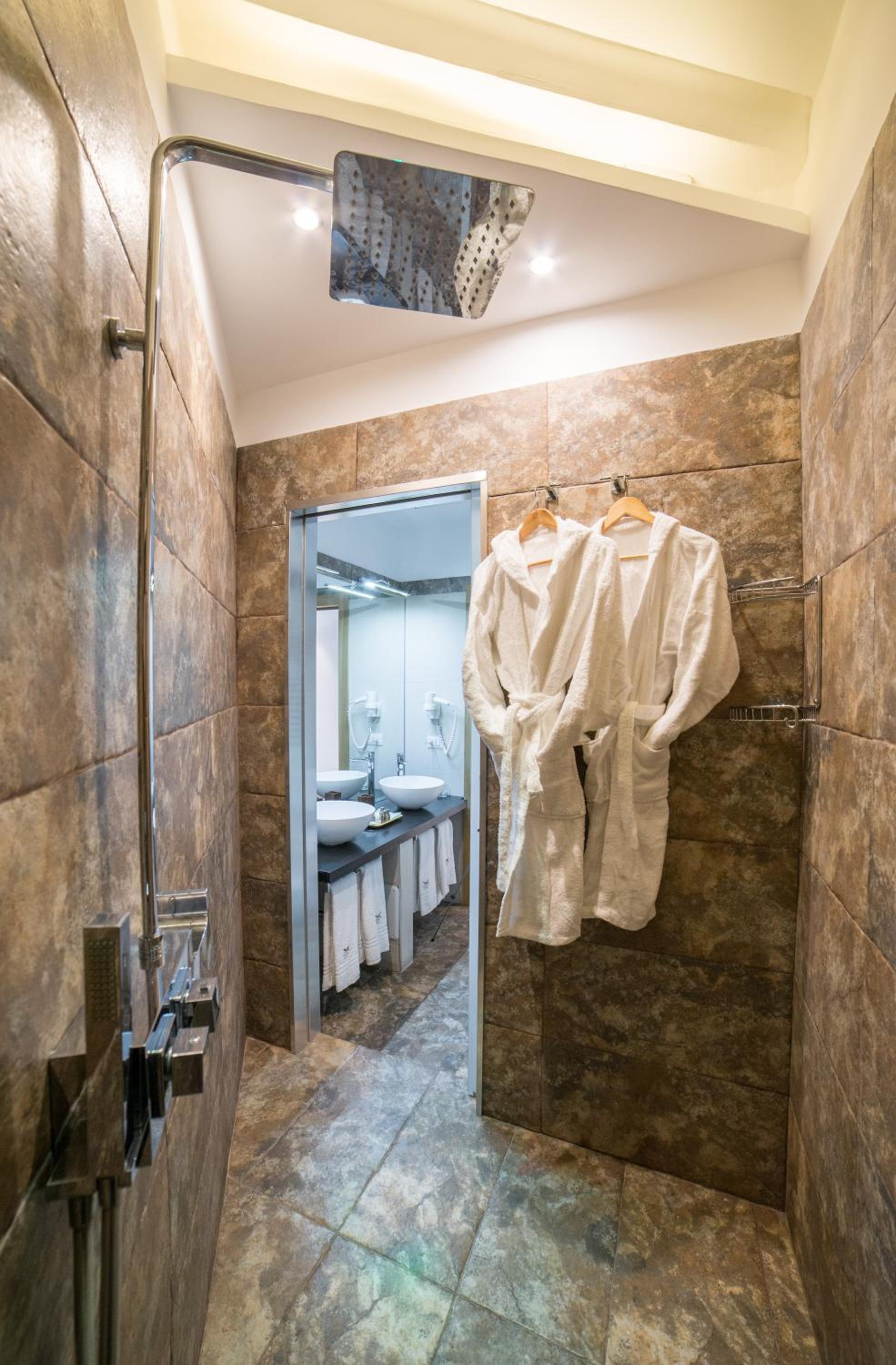 Junior Suite - Photo 48