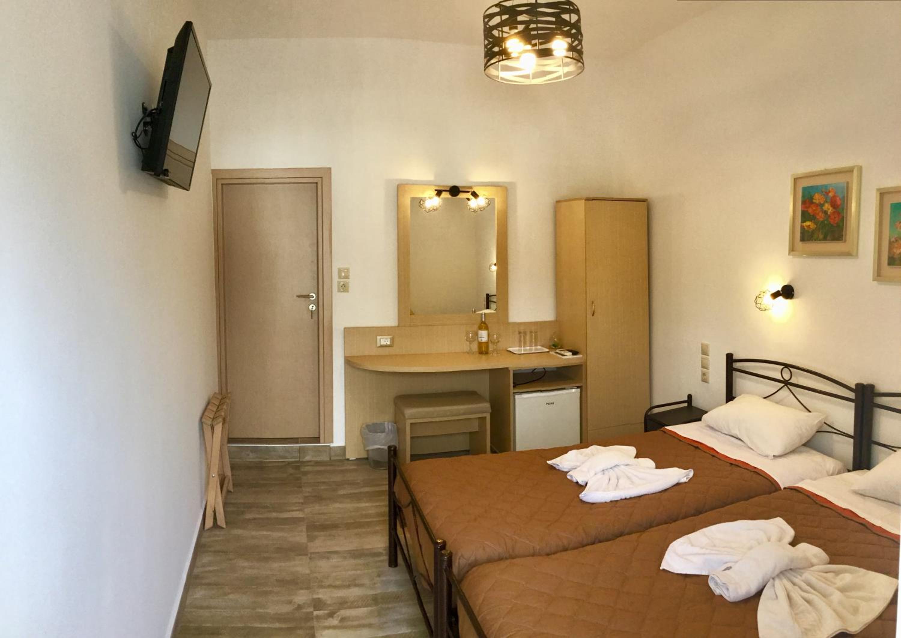 Budget Double Room photo 2