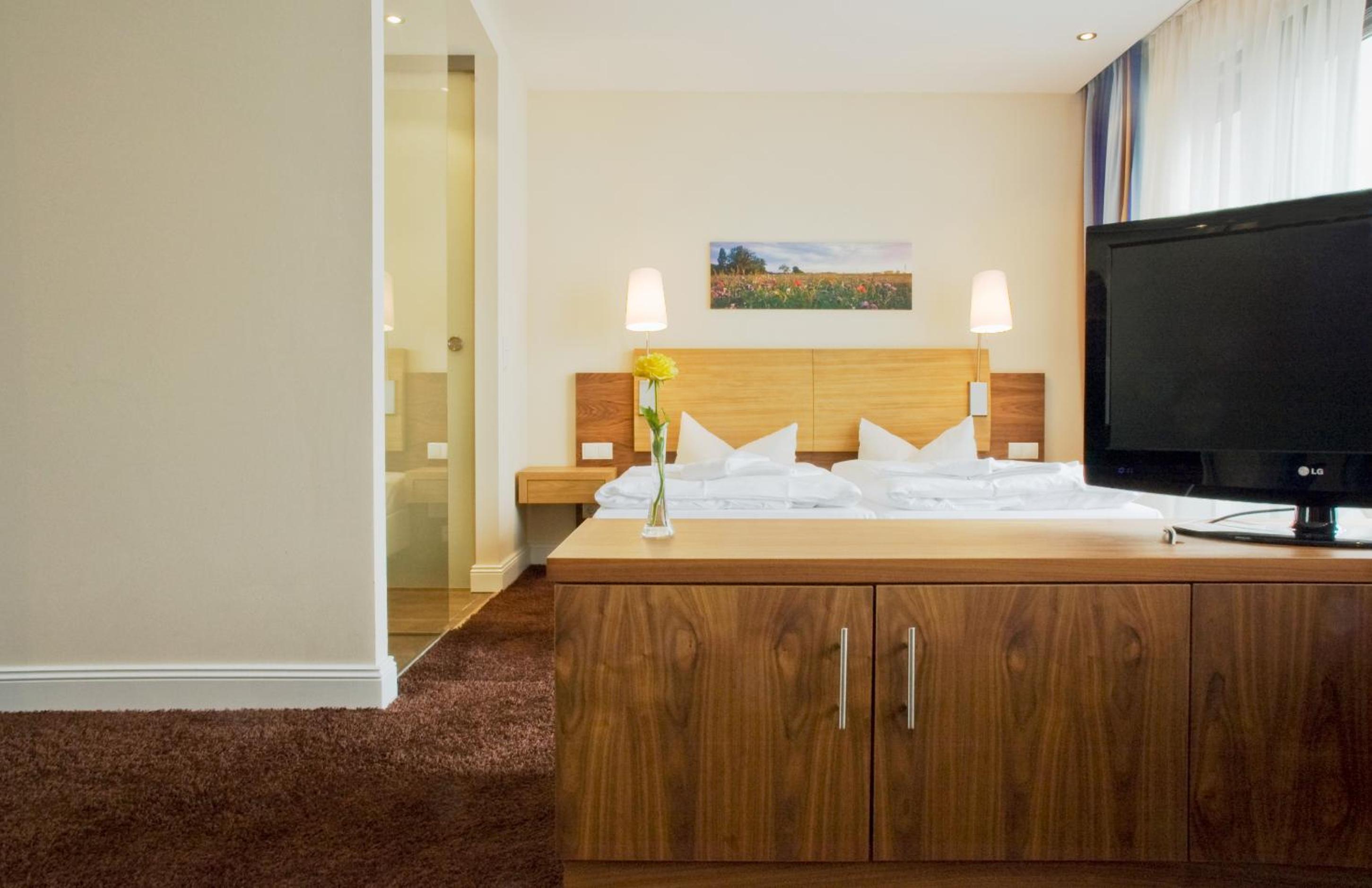 Double Room - Photo 6