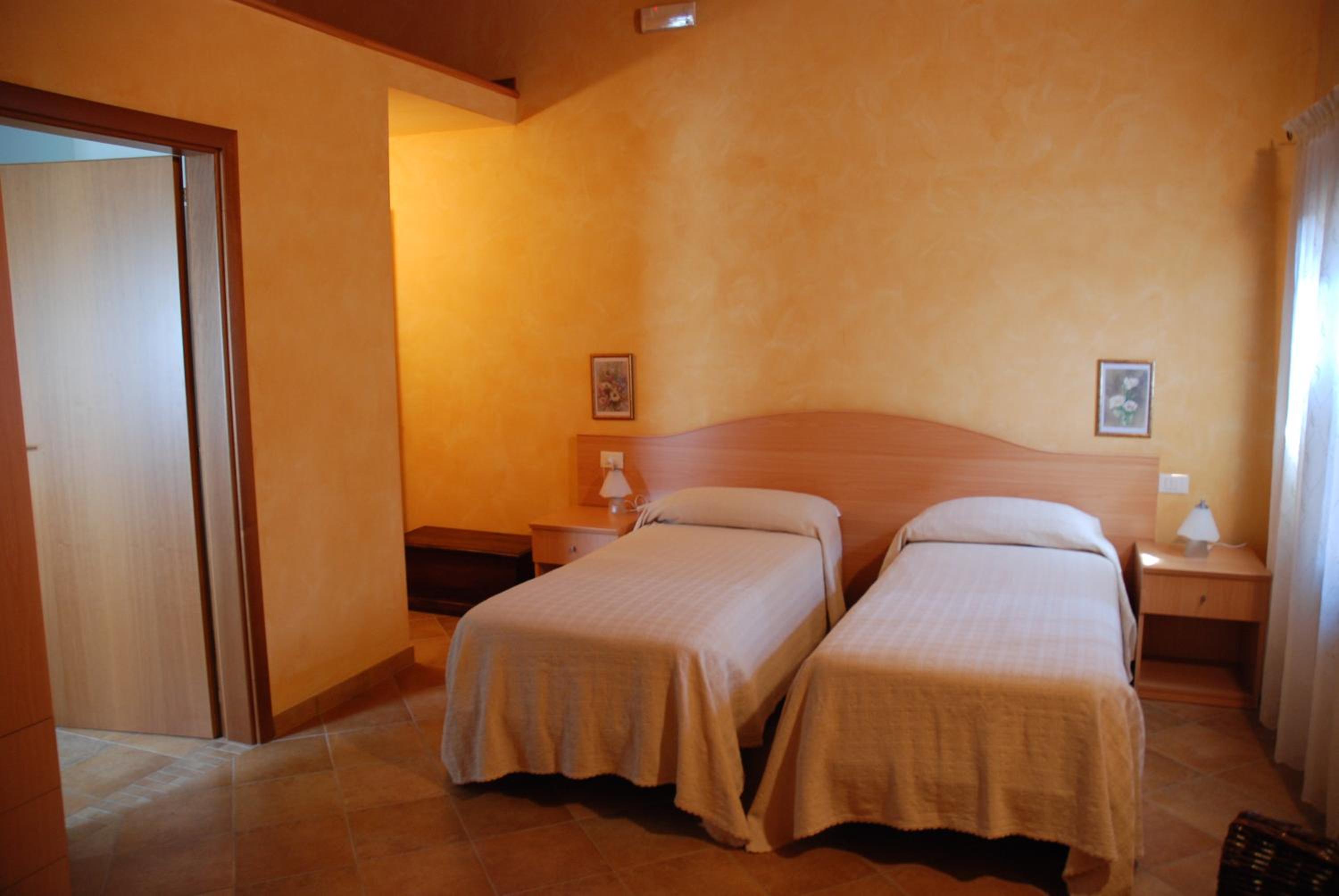 Double or Twin Room photo 3
