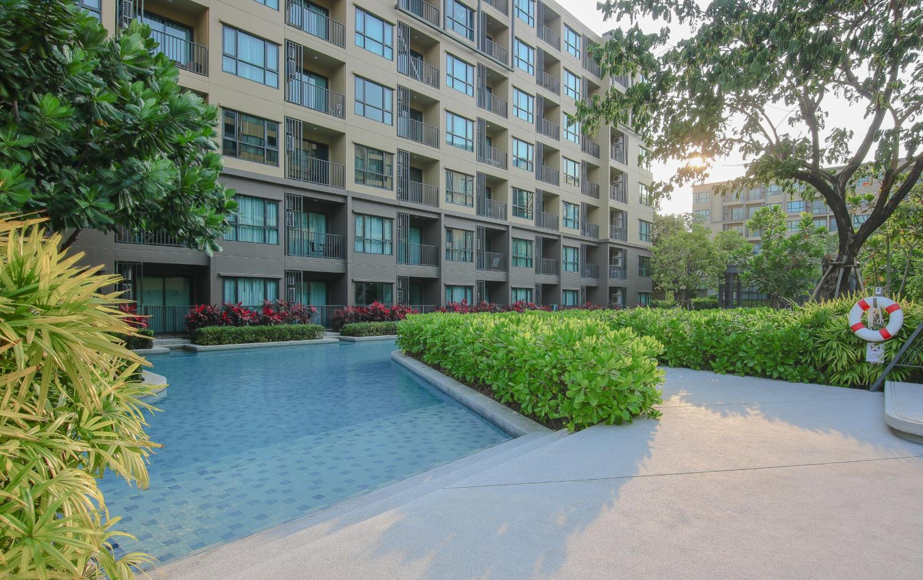 Suite with Pool View - Photo 47