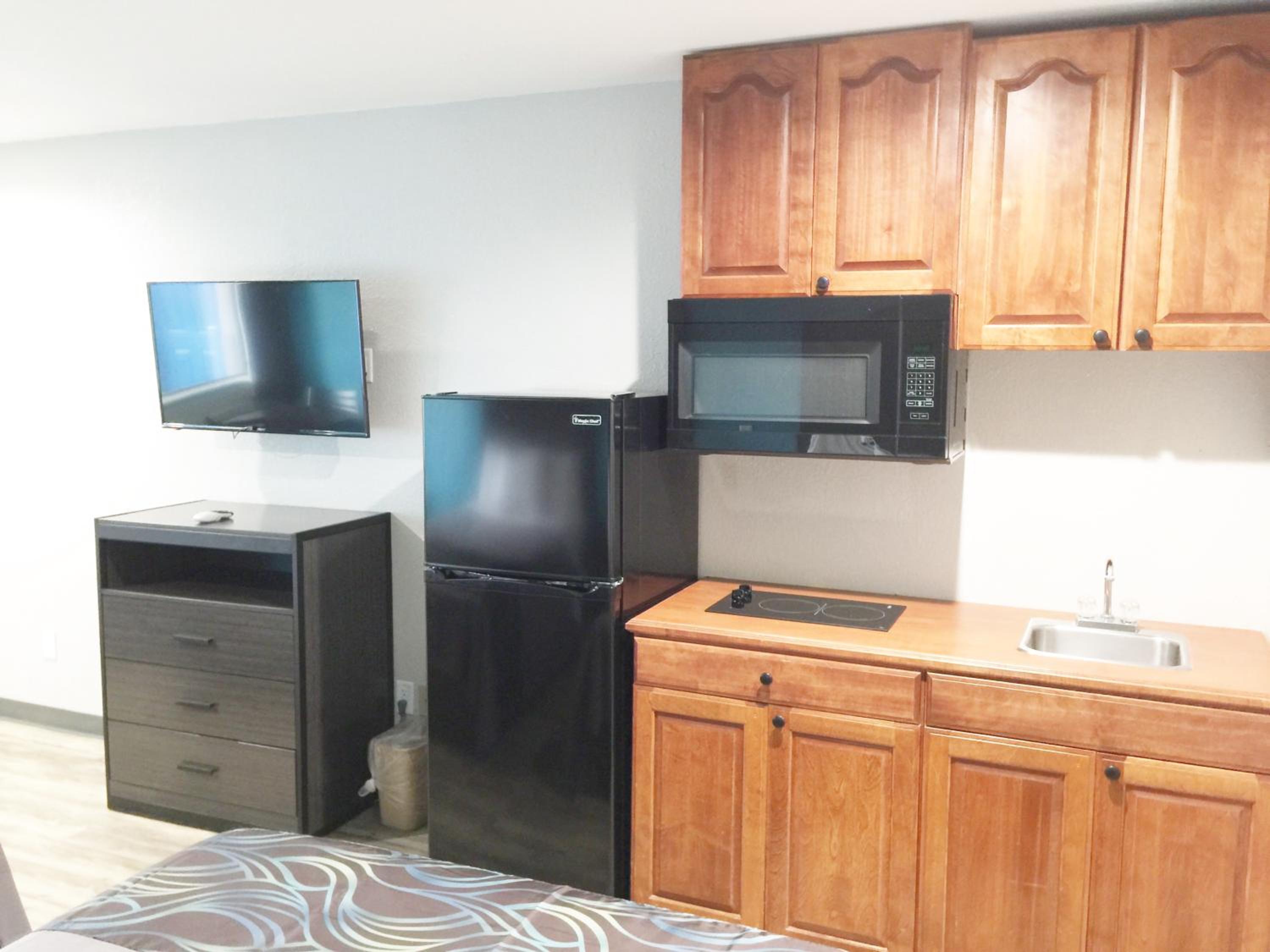 Queen Room Two Queen Beds/Kitchenette - Non Smoking