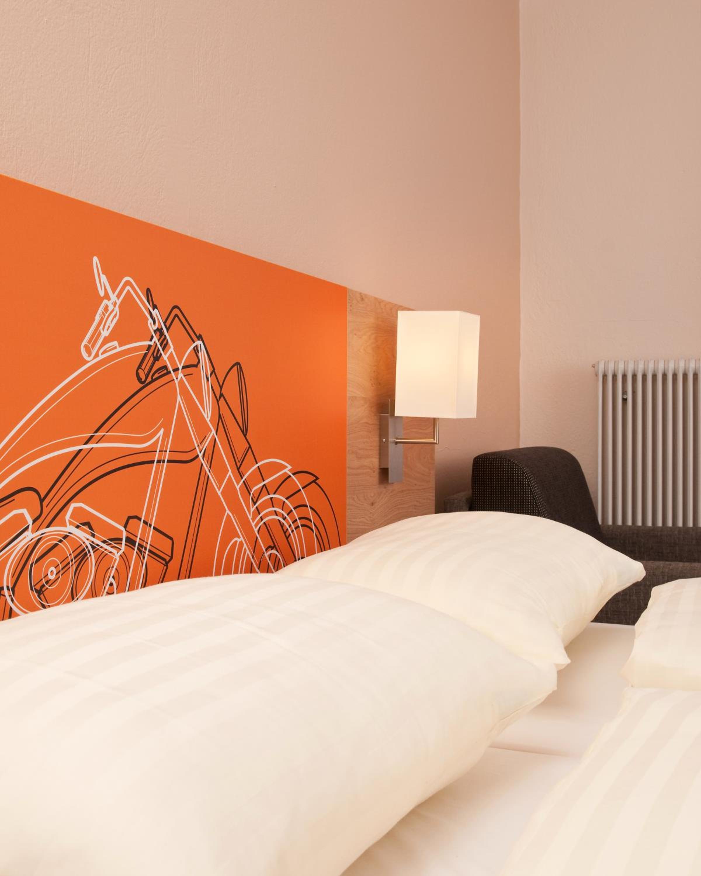 Double or Twin Room with Balcony - Photo 1