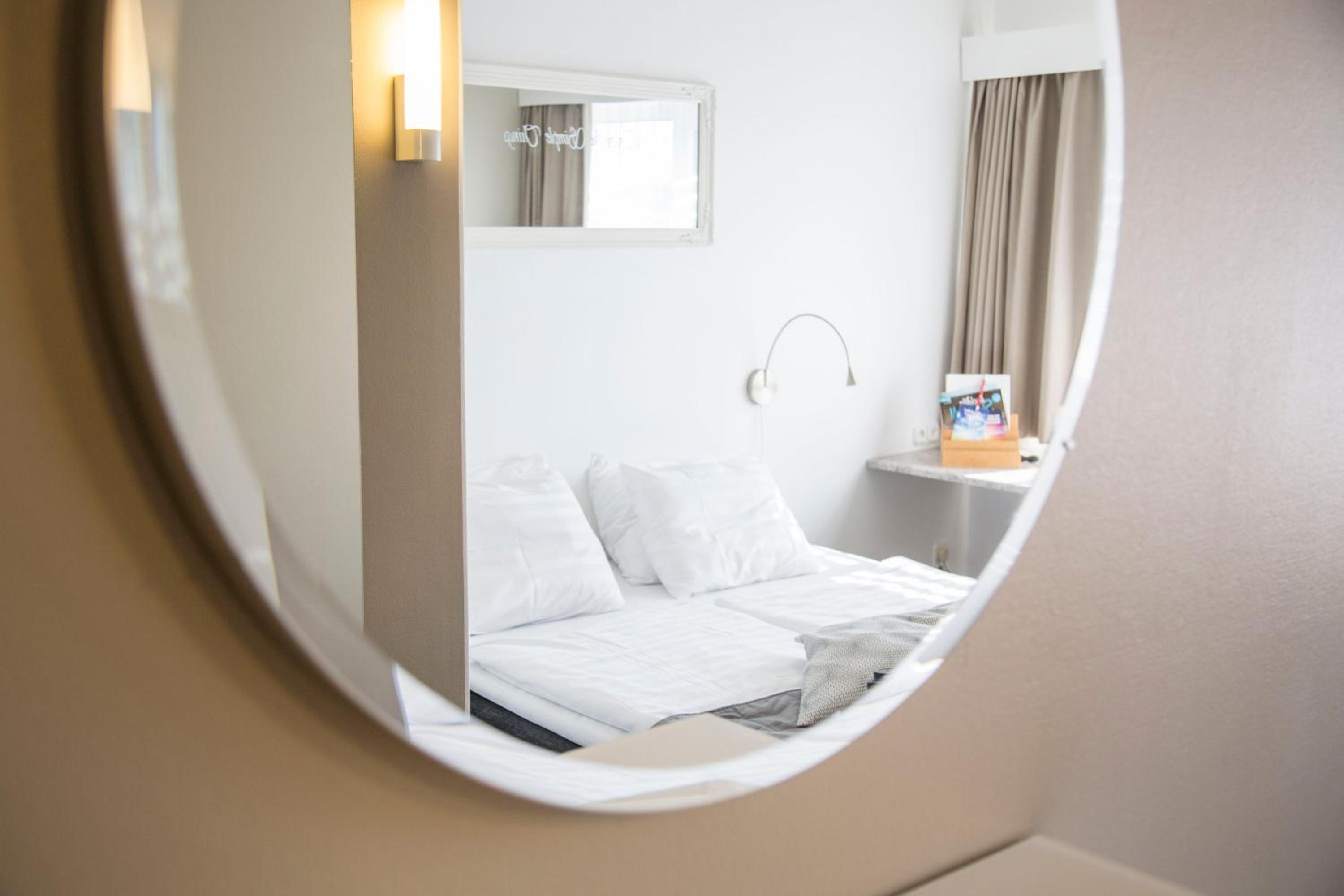 Standard Twin Room - Photo 8
