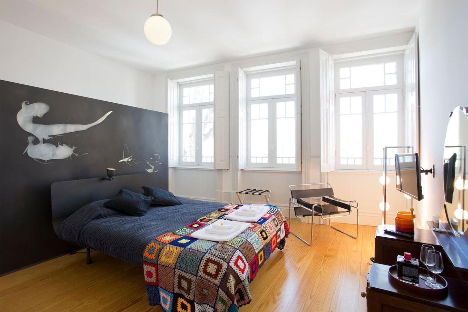 Deluxe Room (2 Adults + 1 Child) - Photo 18