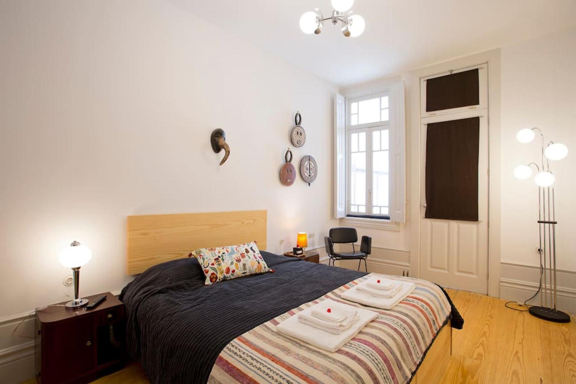 Deluxe Double Room with Bath - Photo 4