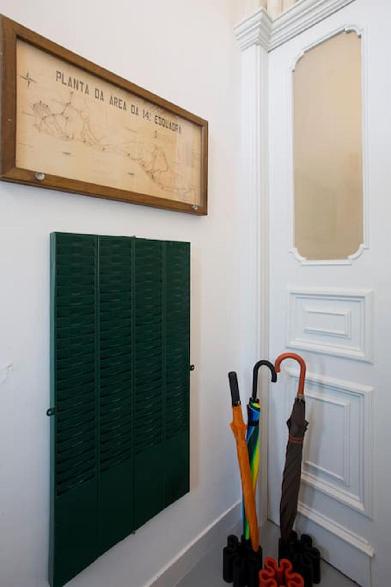 Deluxe Room (2 Adults + 1 Child) - Photo 9