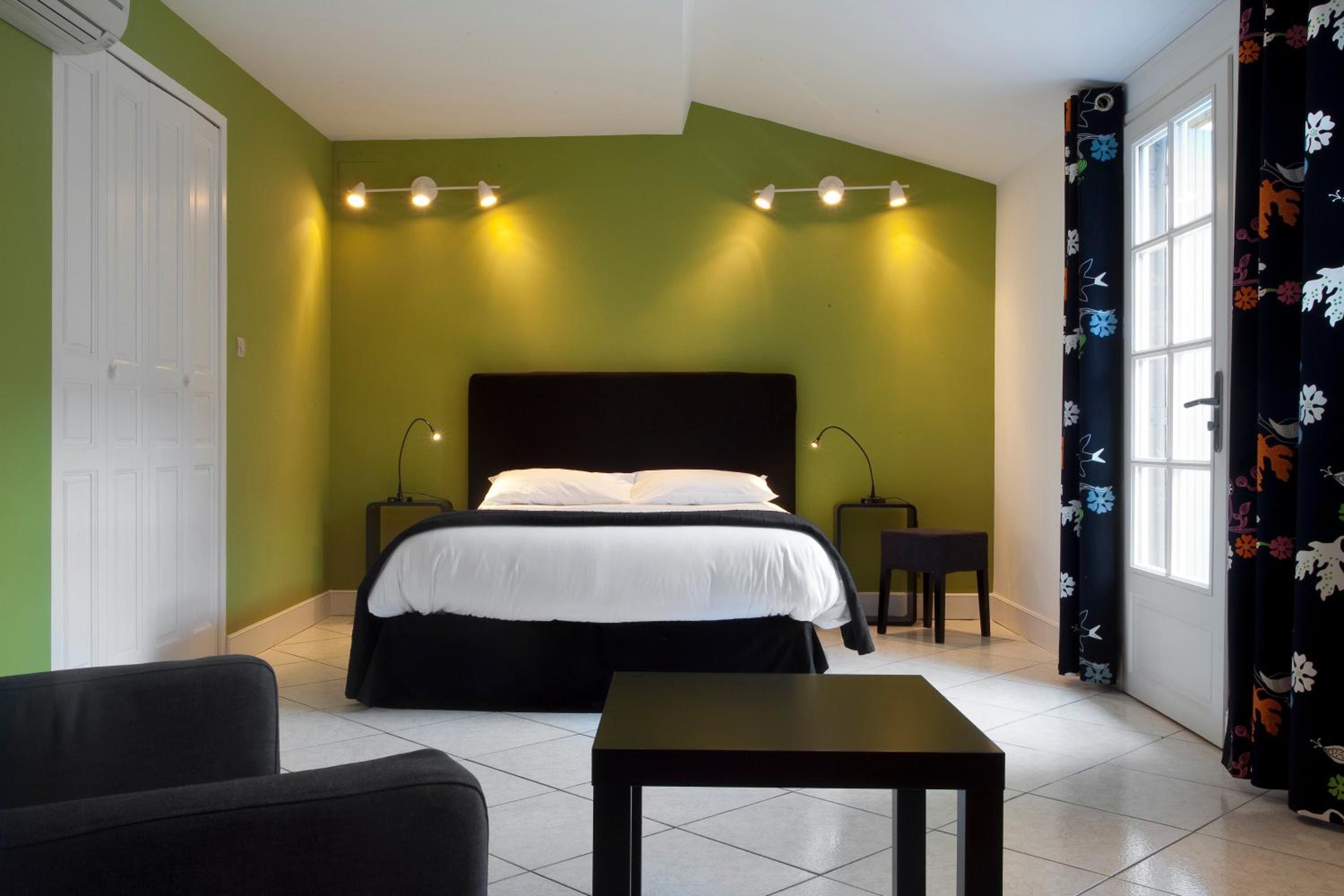 Big Suite - Photo 1