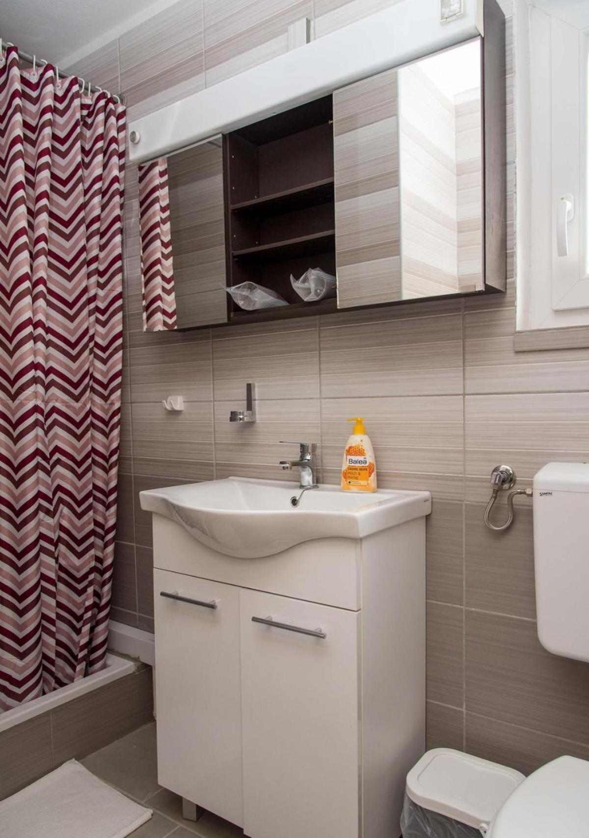 Double Room - Photo 2