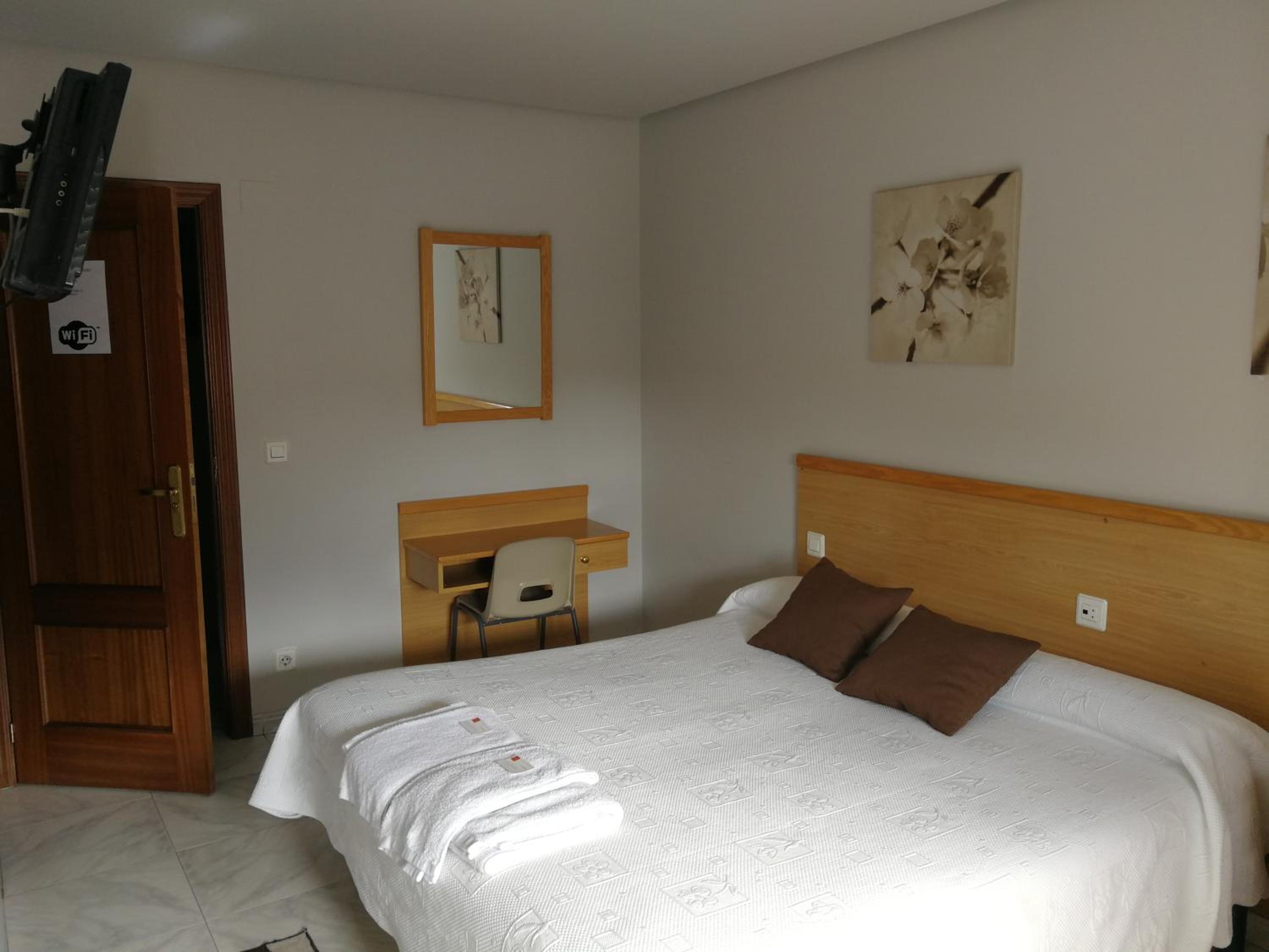 Habitación Doble con Baño Privado