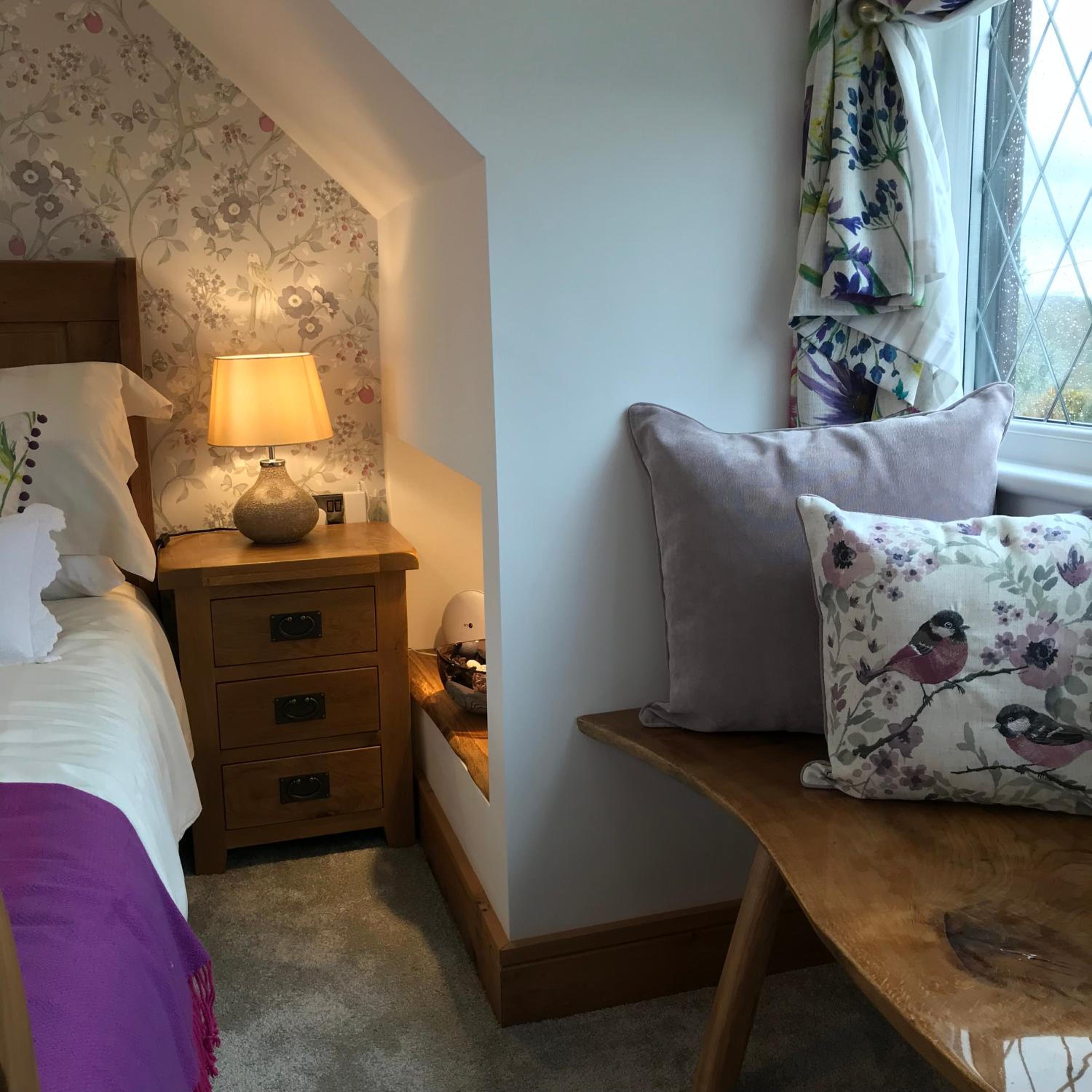 Deluxe King Suite with Sea View photo 2