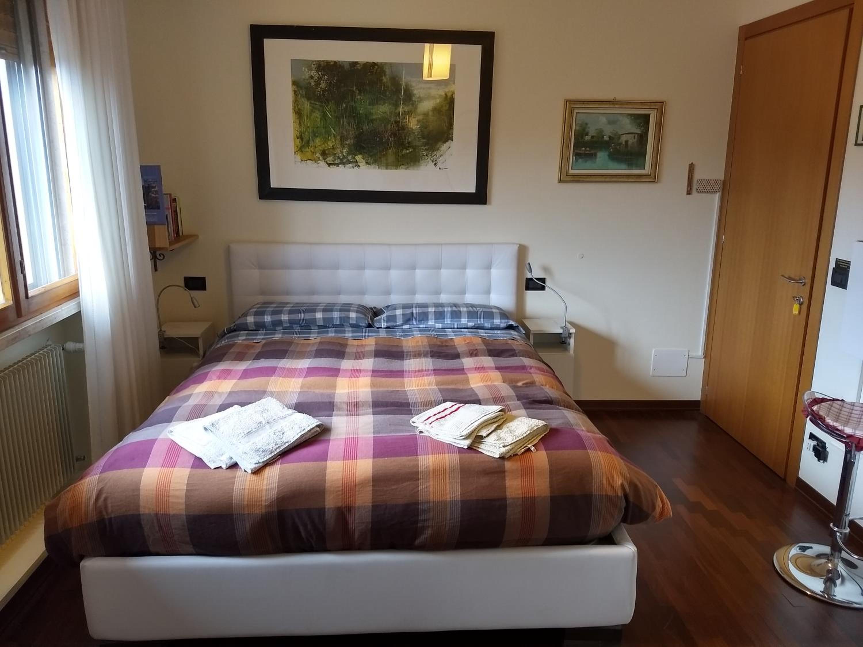 Large Double Room photo 2