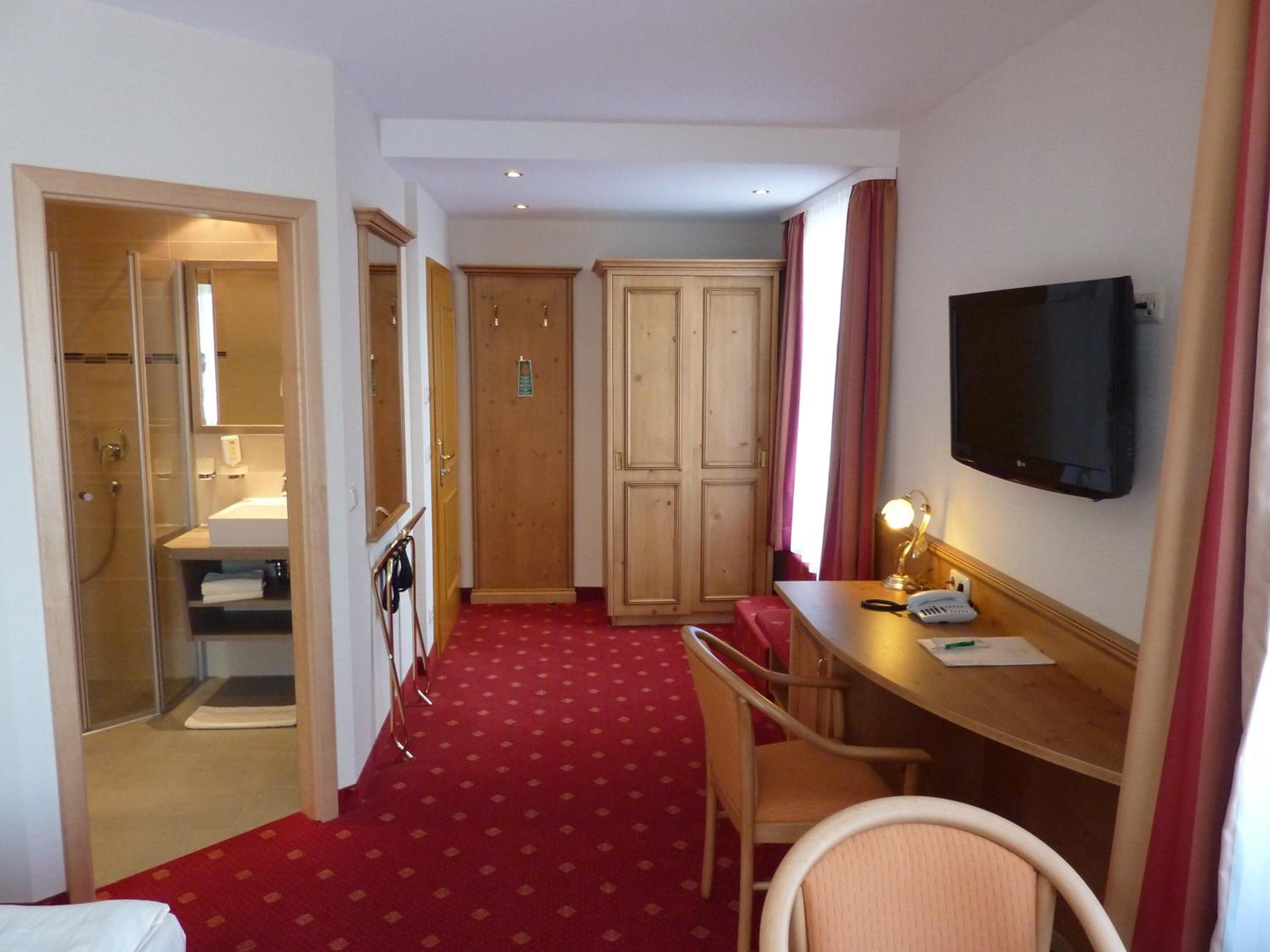 Deluxe Double Room photo 2