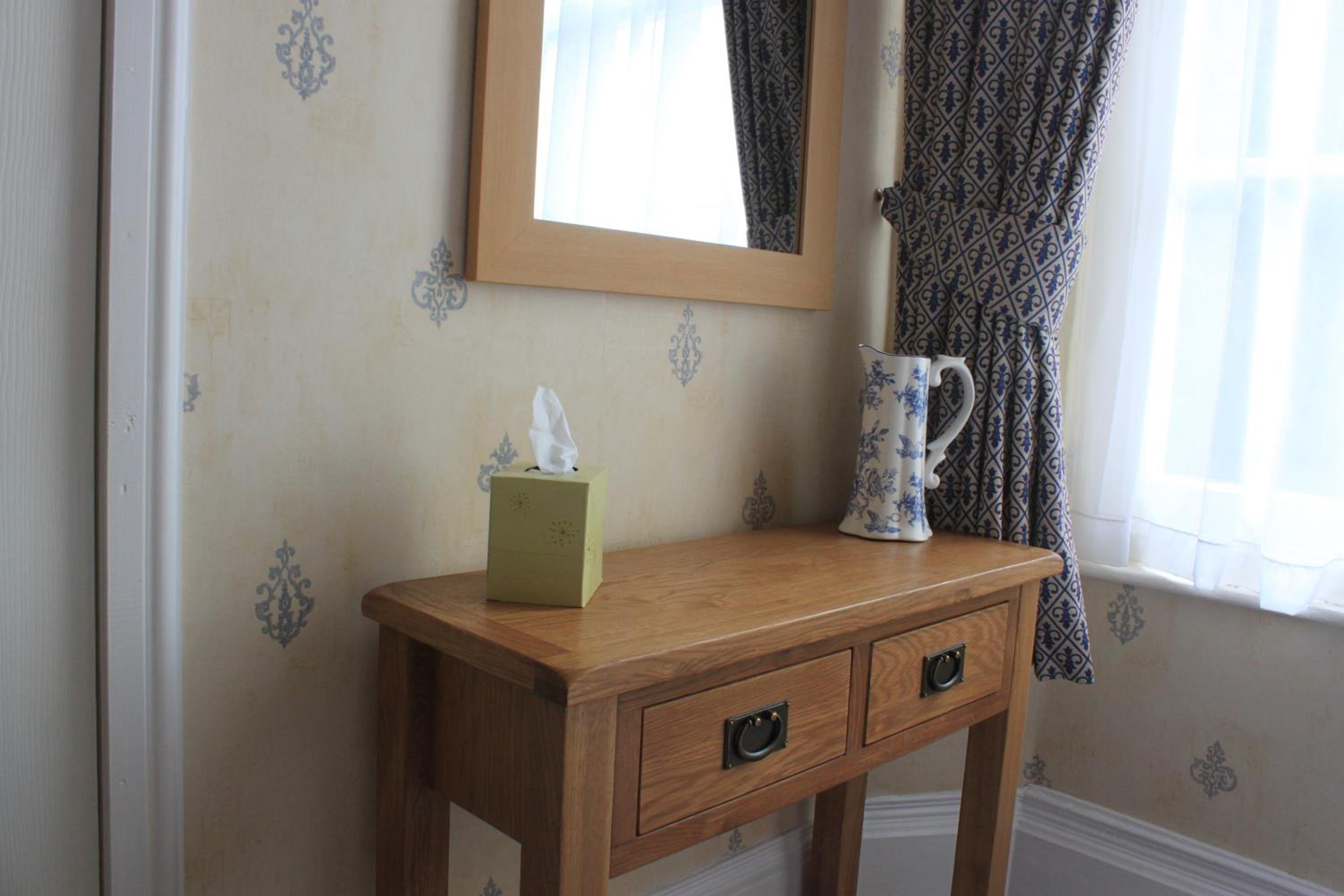 Wooded View with King Size Bed (En Suite) photo 2