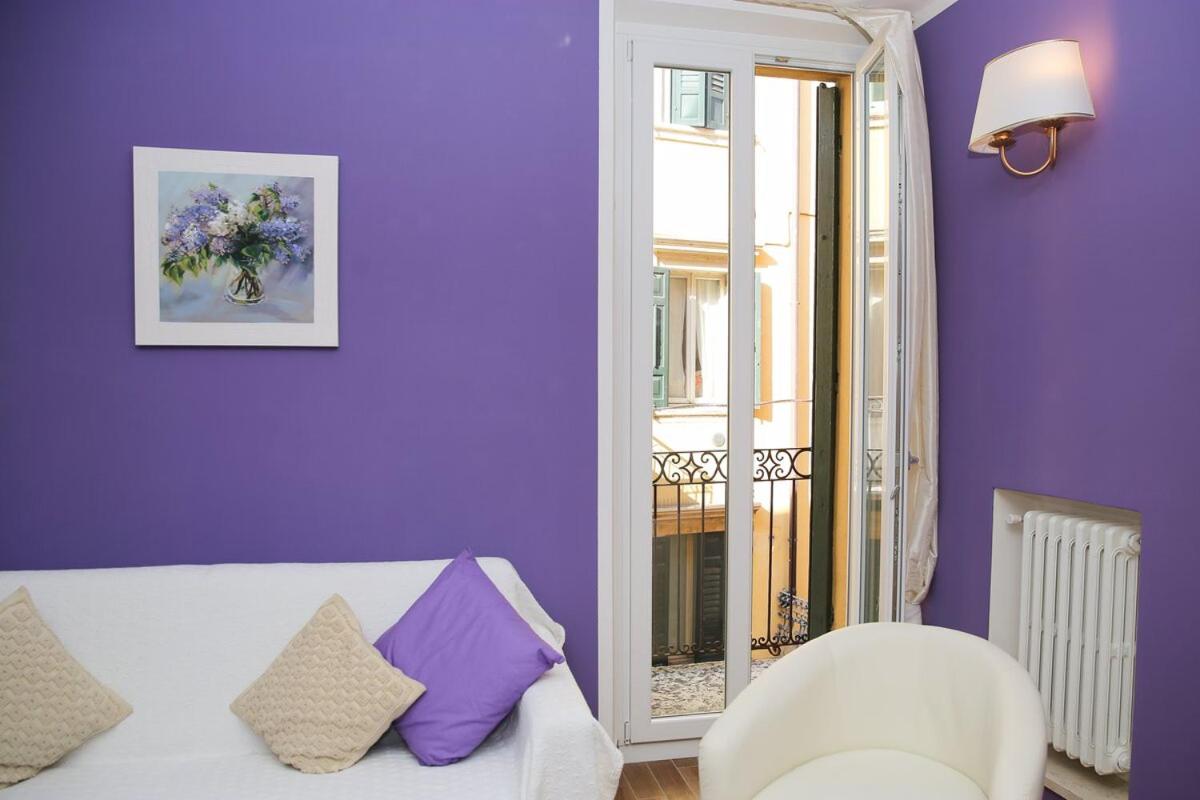 Deluxe Apartment with Balcony