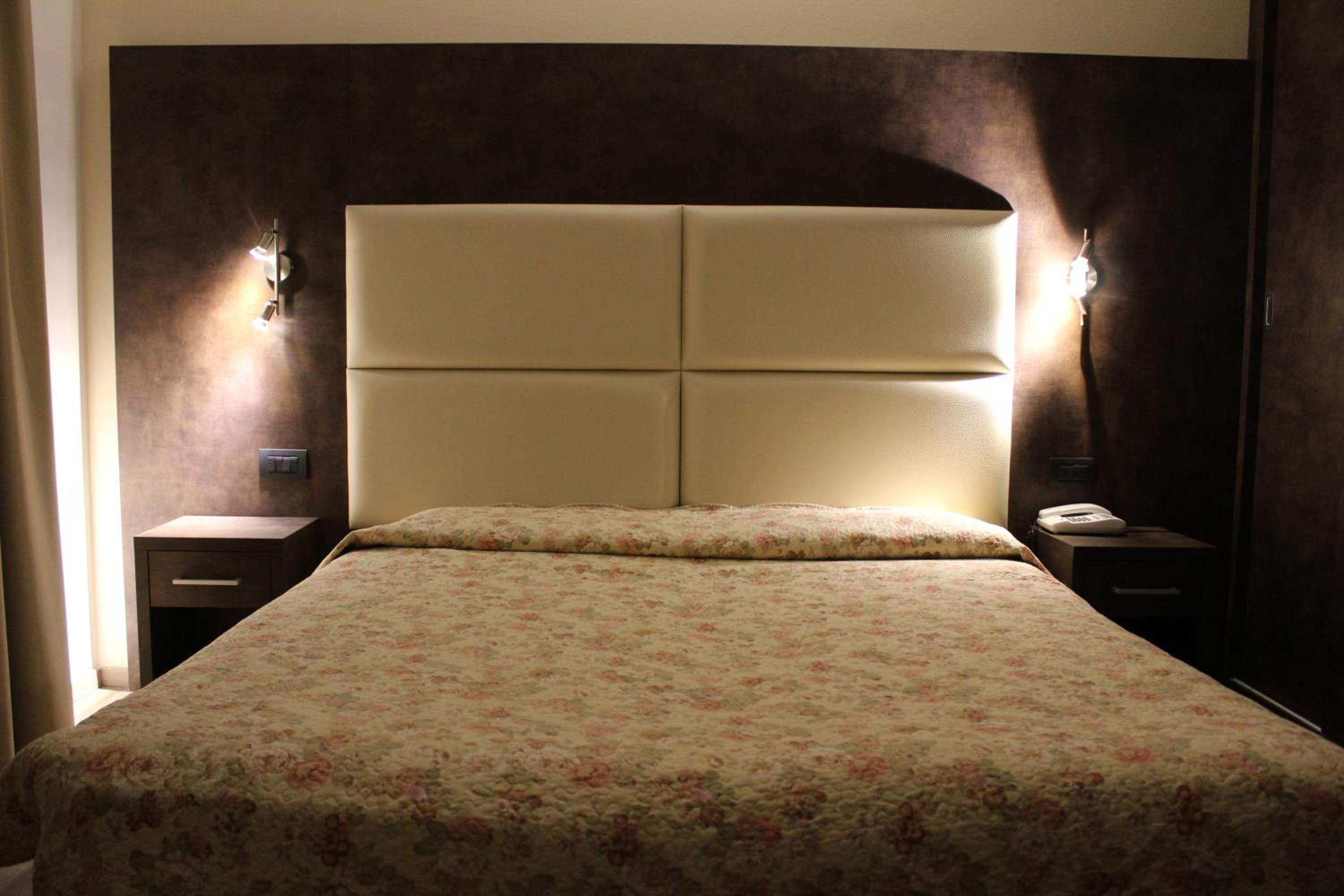 Deluxe Triple Room photo 3