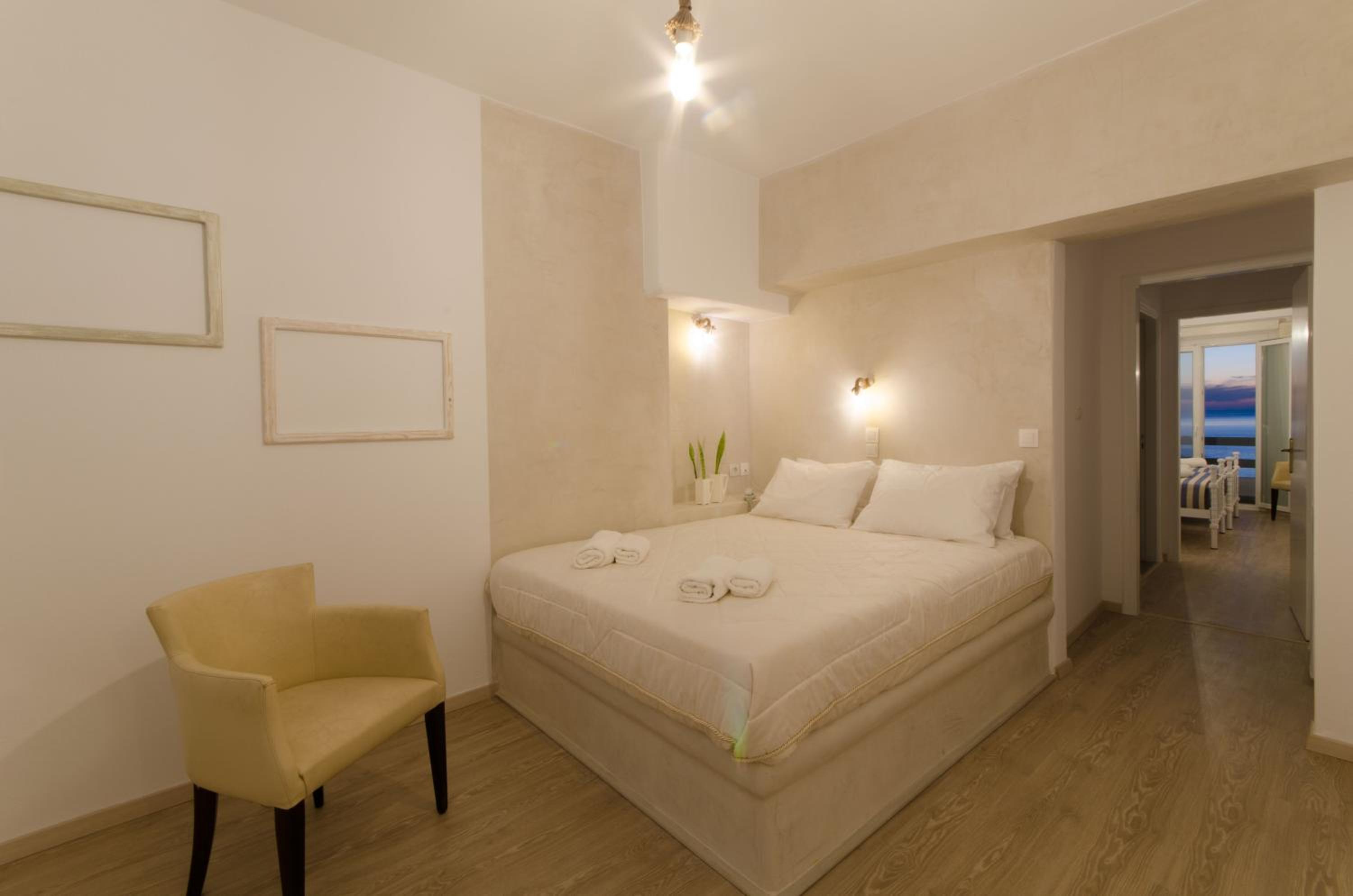 Suite with Balcony and Sea View photo 2