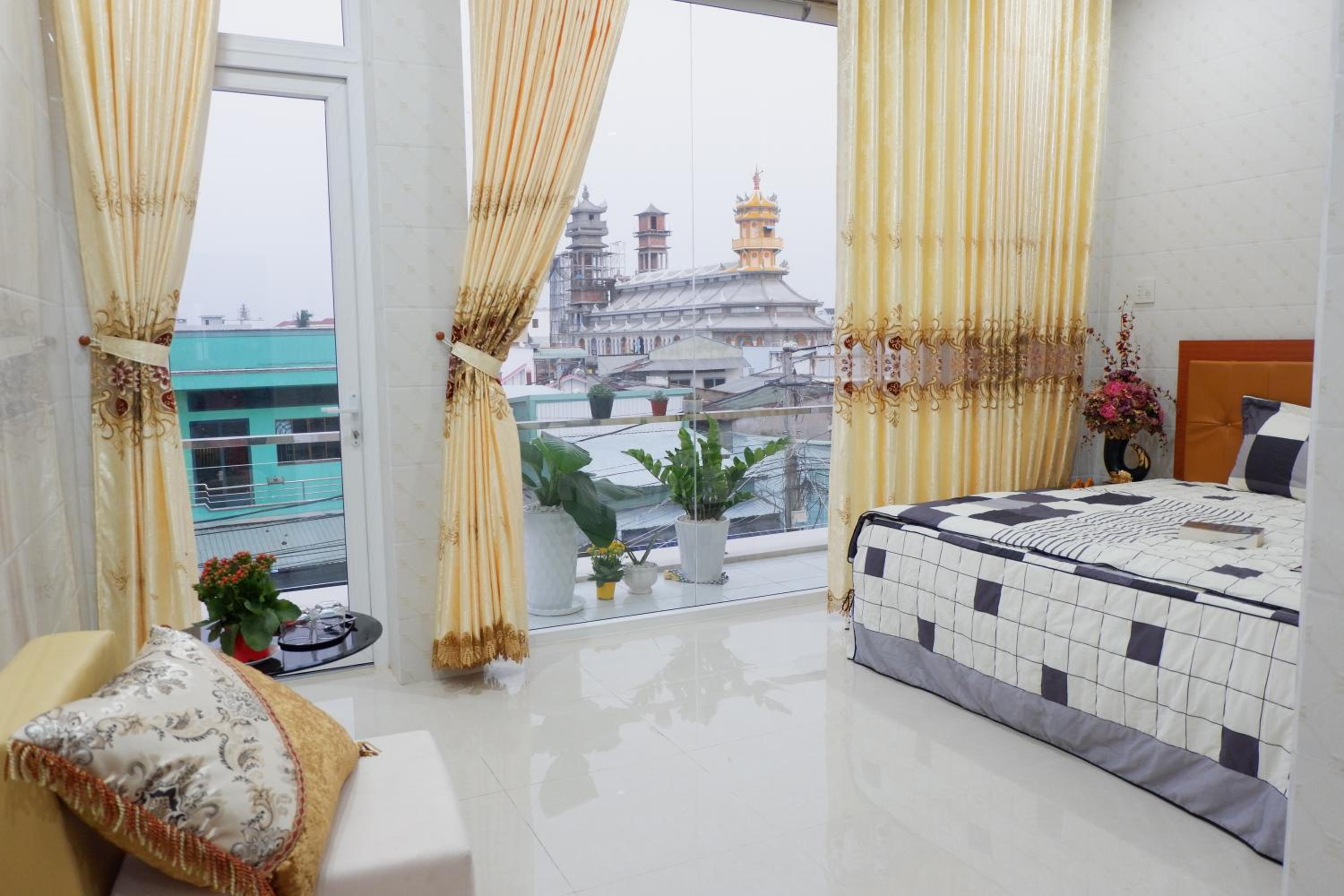 King Room with Balcony photo 1