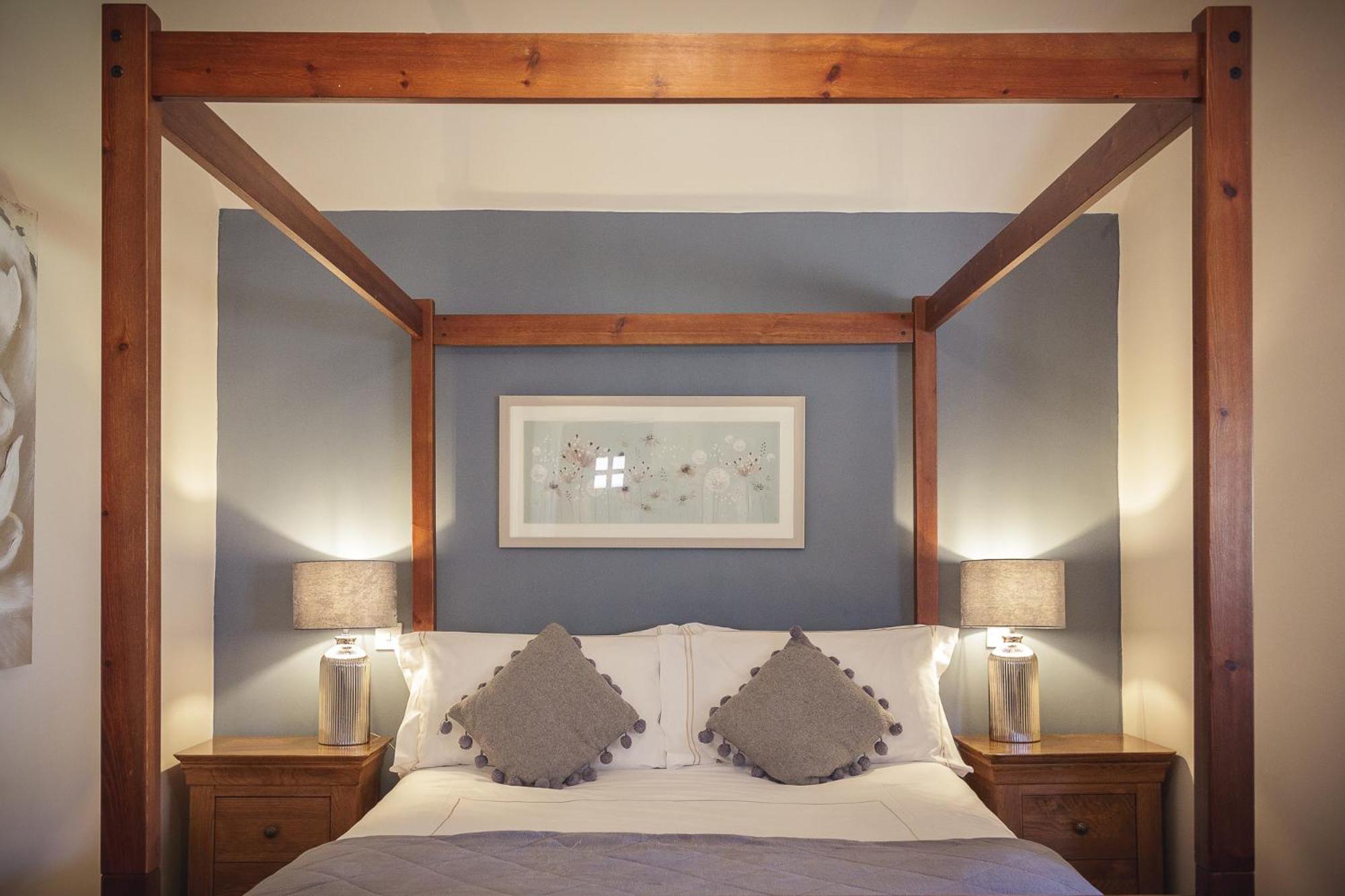 Deluxe Queen Suite