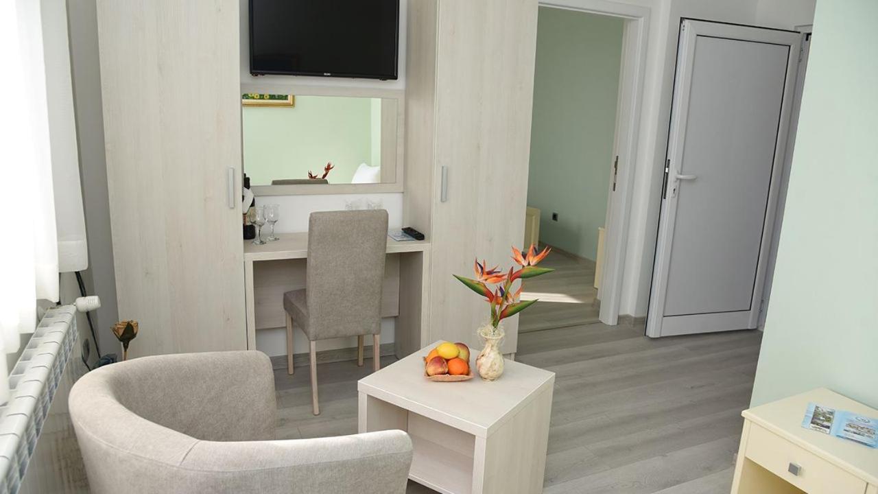 One-Bedroom Suite photo 3