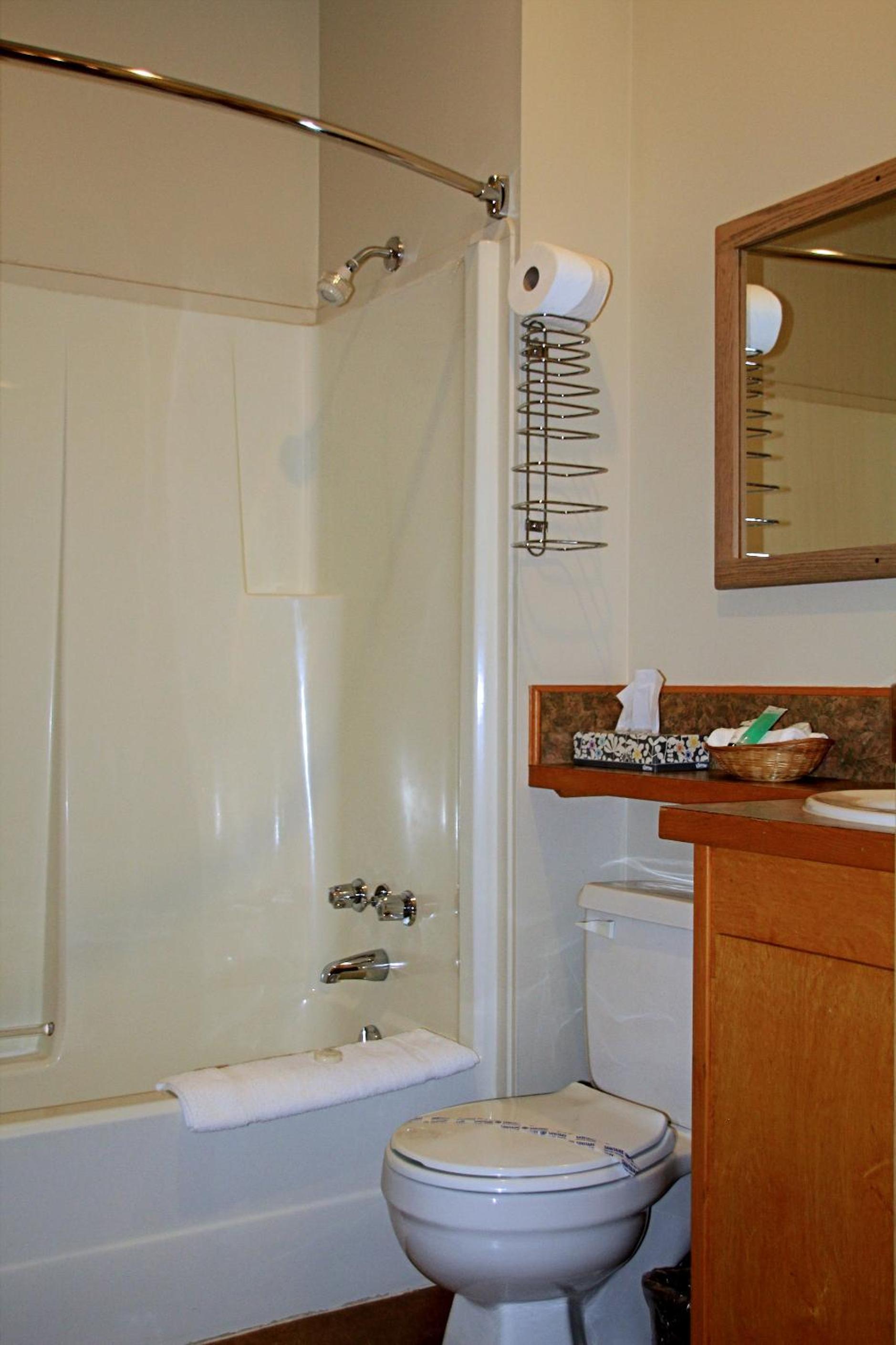 Queen Room photo 1