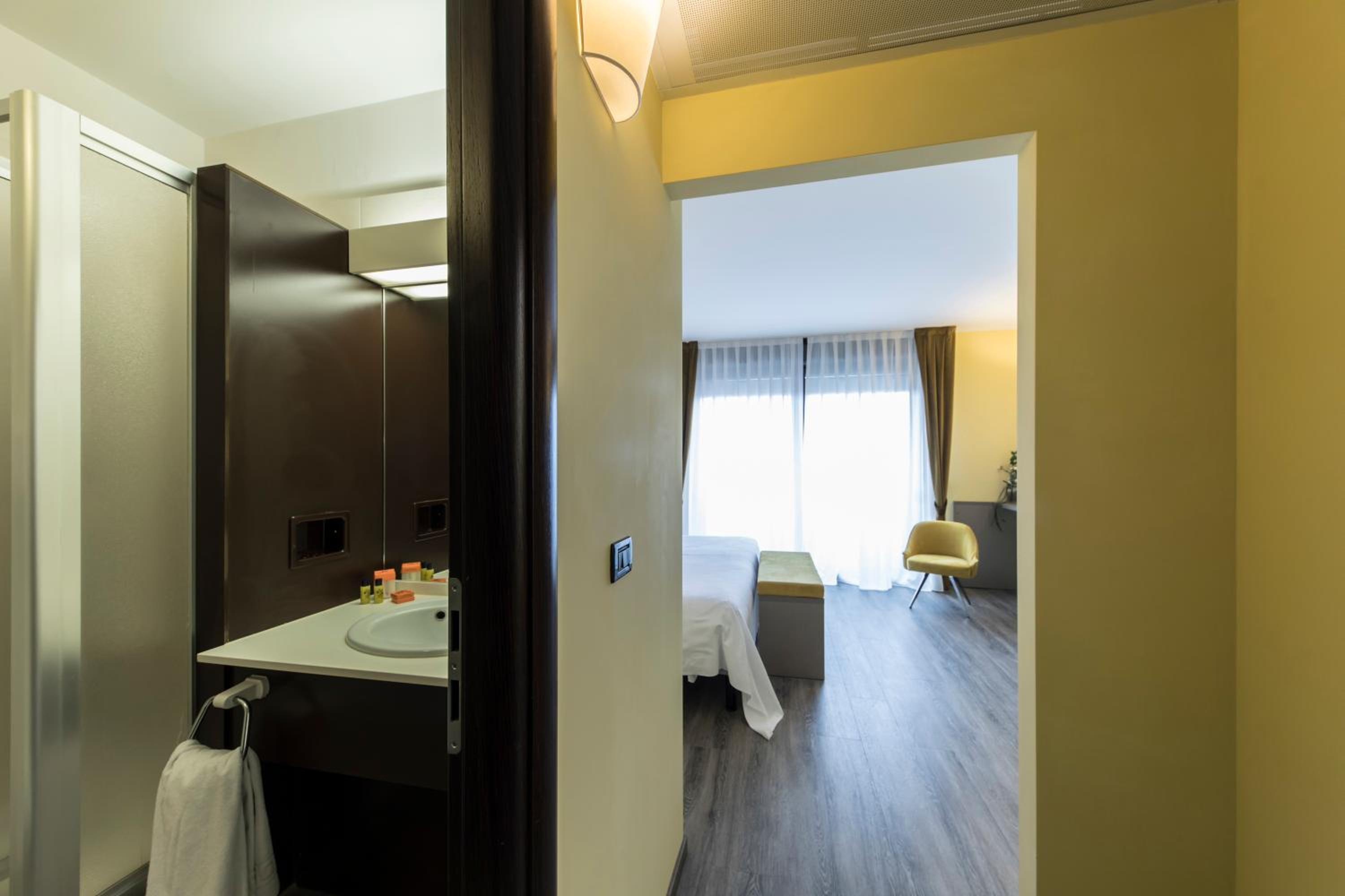 Deluxe Double Room photo 2