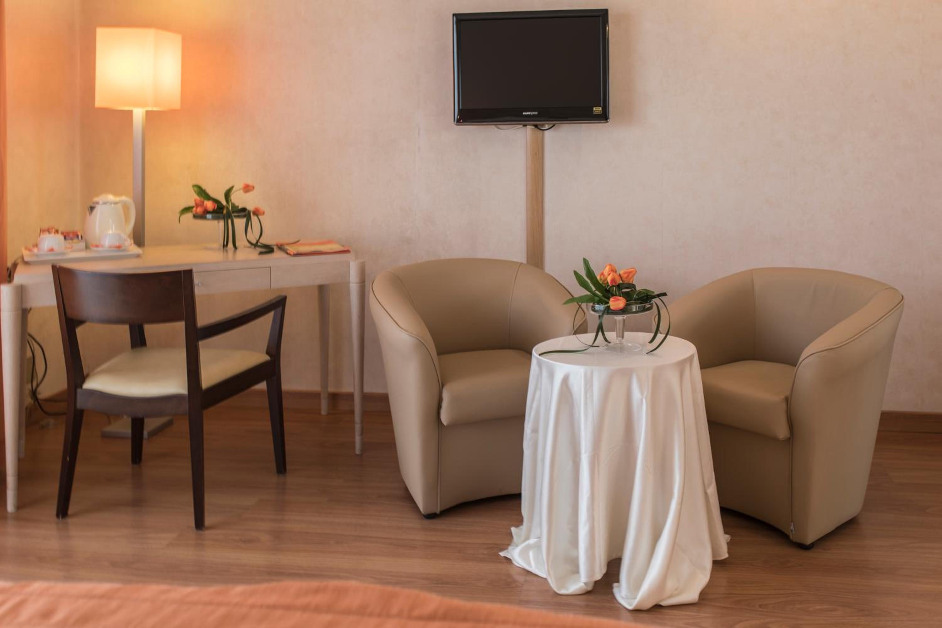 Superior Twin Room - Photo 6