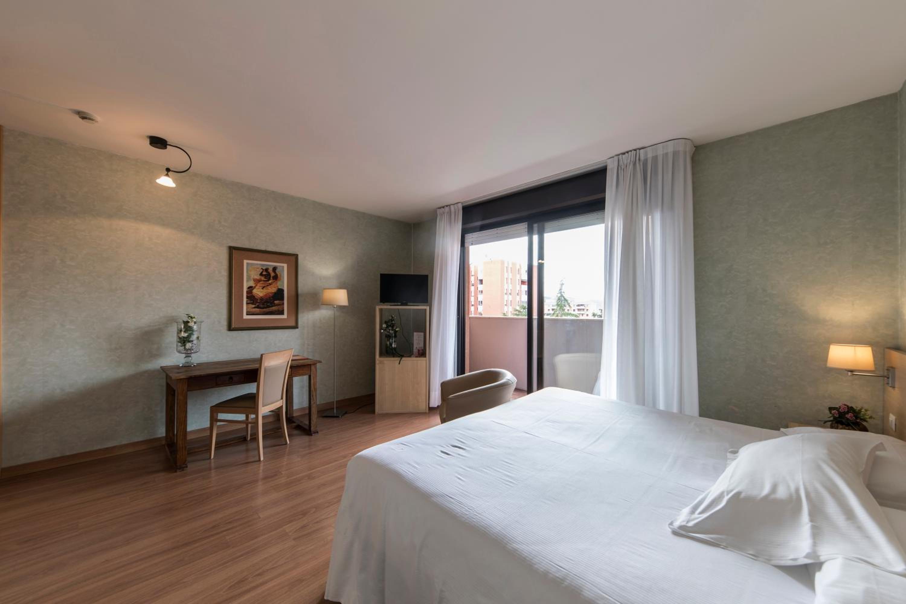Standard Double Room - Photo 1