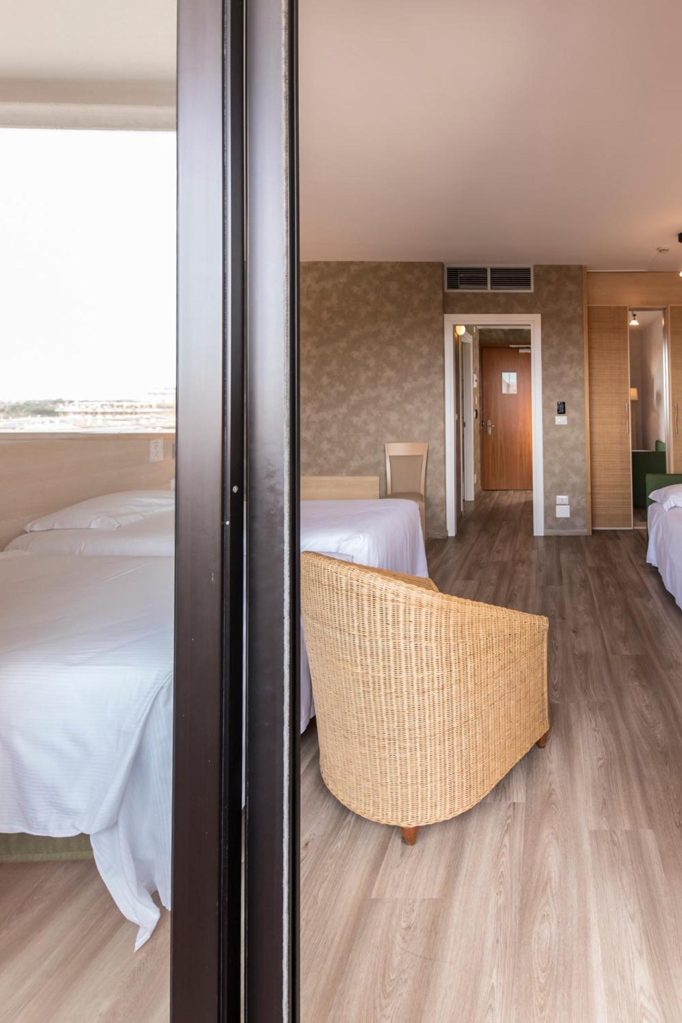 Standard Triple Room - Photo 4
