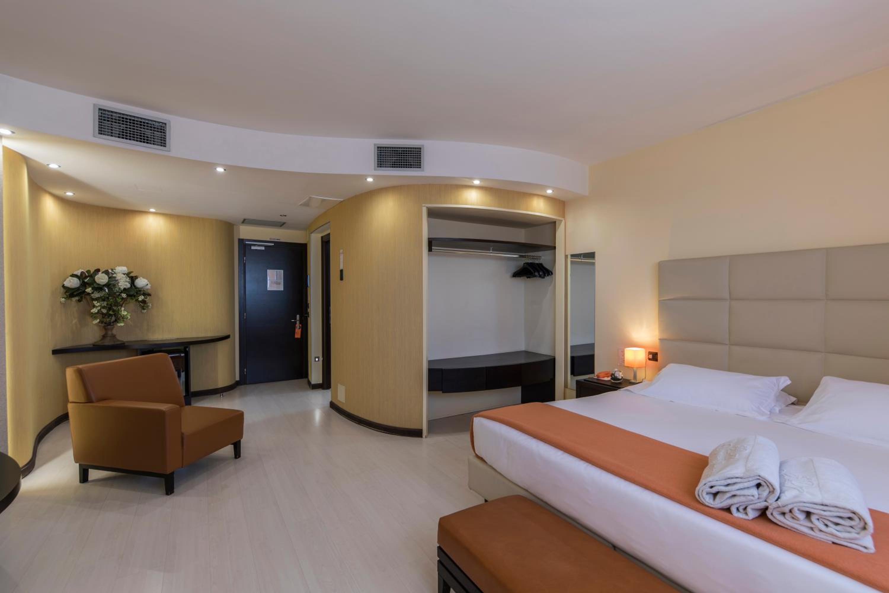 Junior Suite - Photo 1