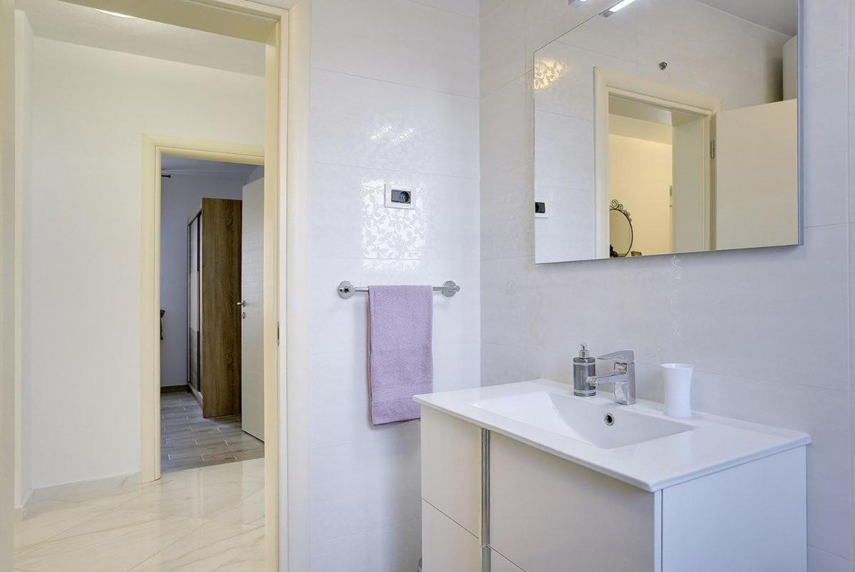 Four-Bedroom Vacation Home photo 2
