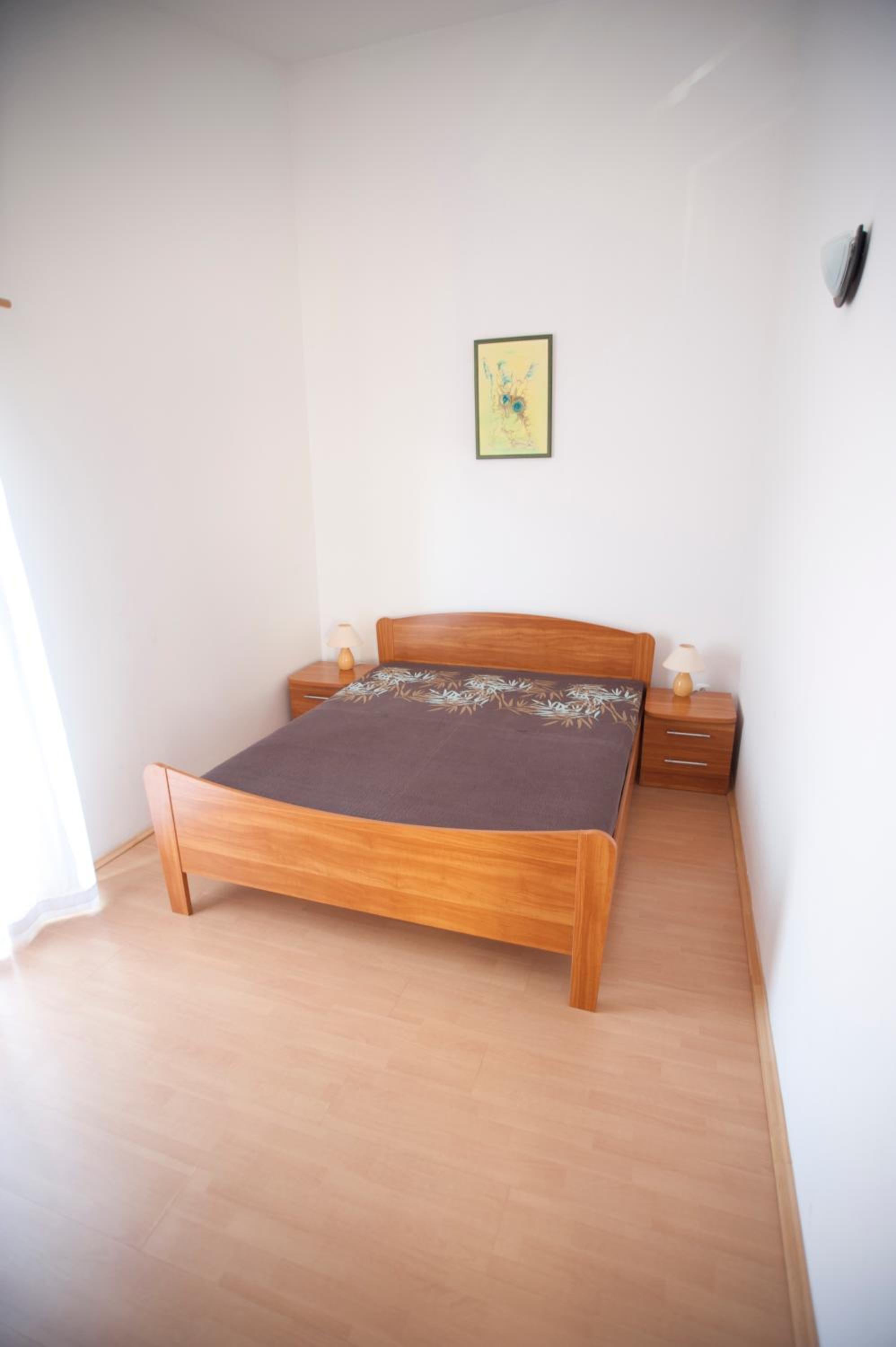 One-Bedroom Apartment with Balcony - Photo 4