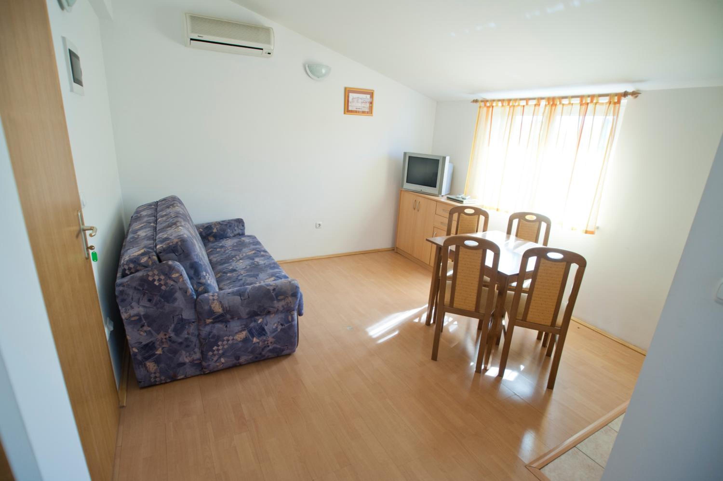 One-Bedroom Apartment with Balcony - Photo 1