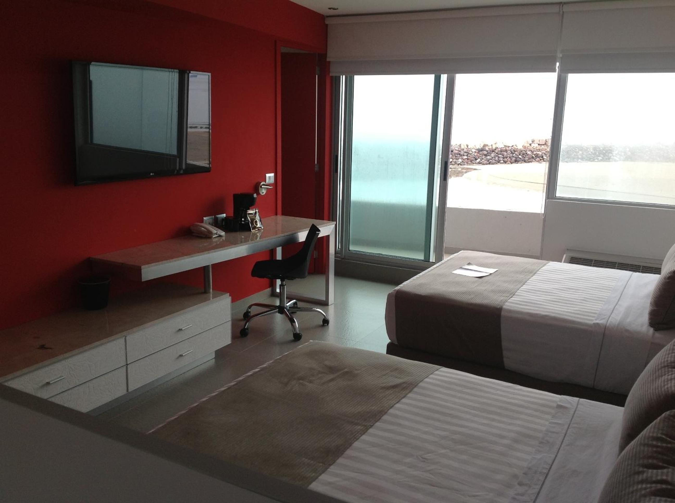 Double Room with Two Double Beds with Balcony photo 2