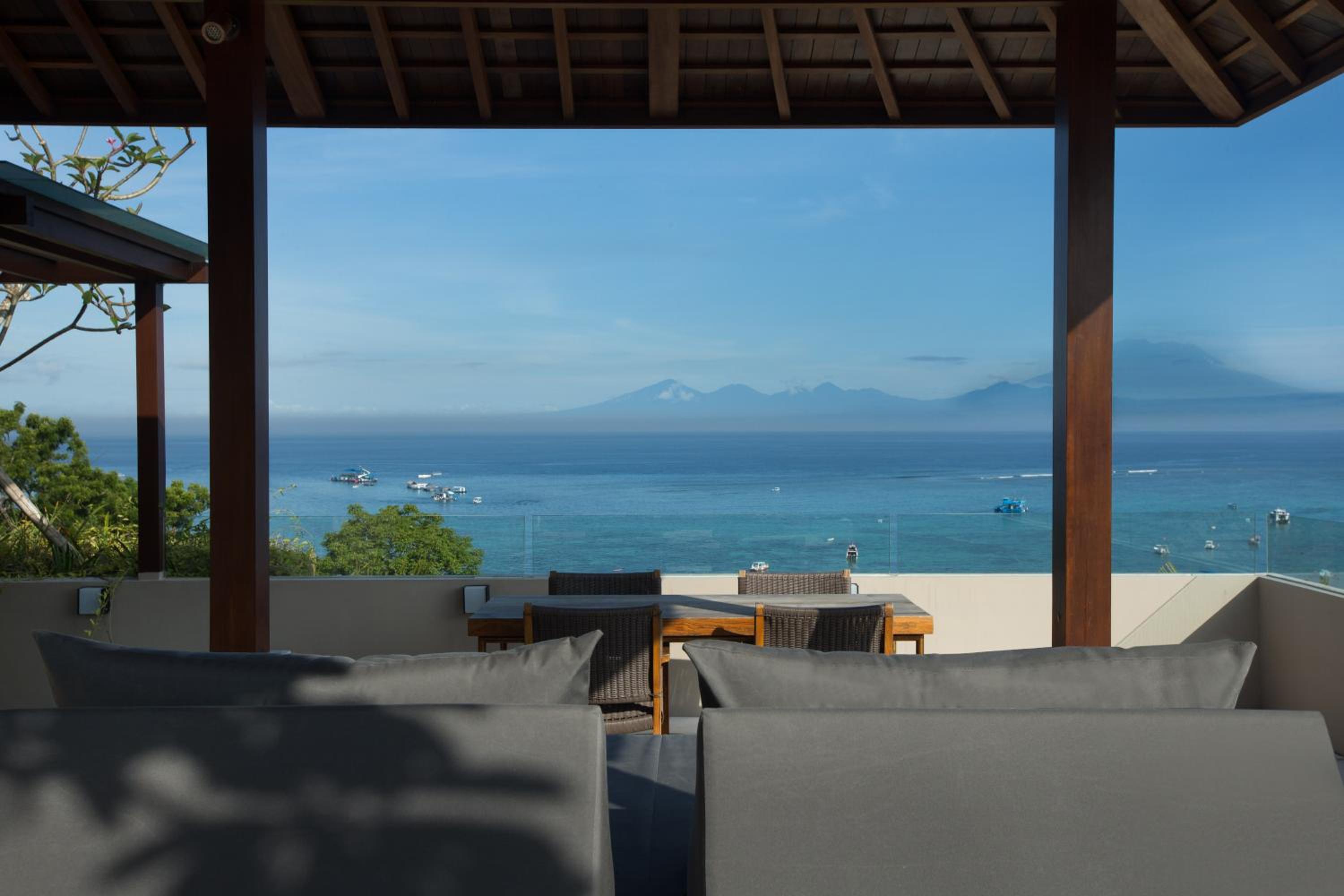 Three-Bedroom Villa photo 3