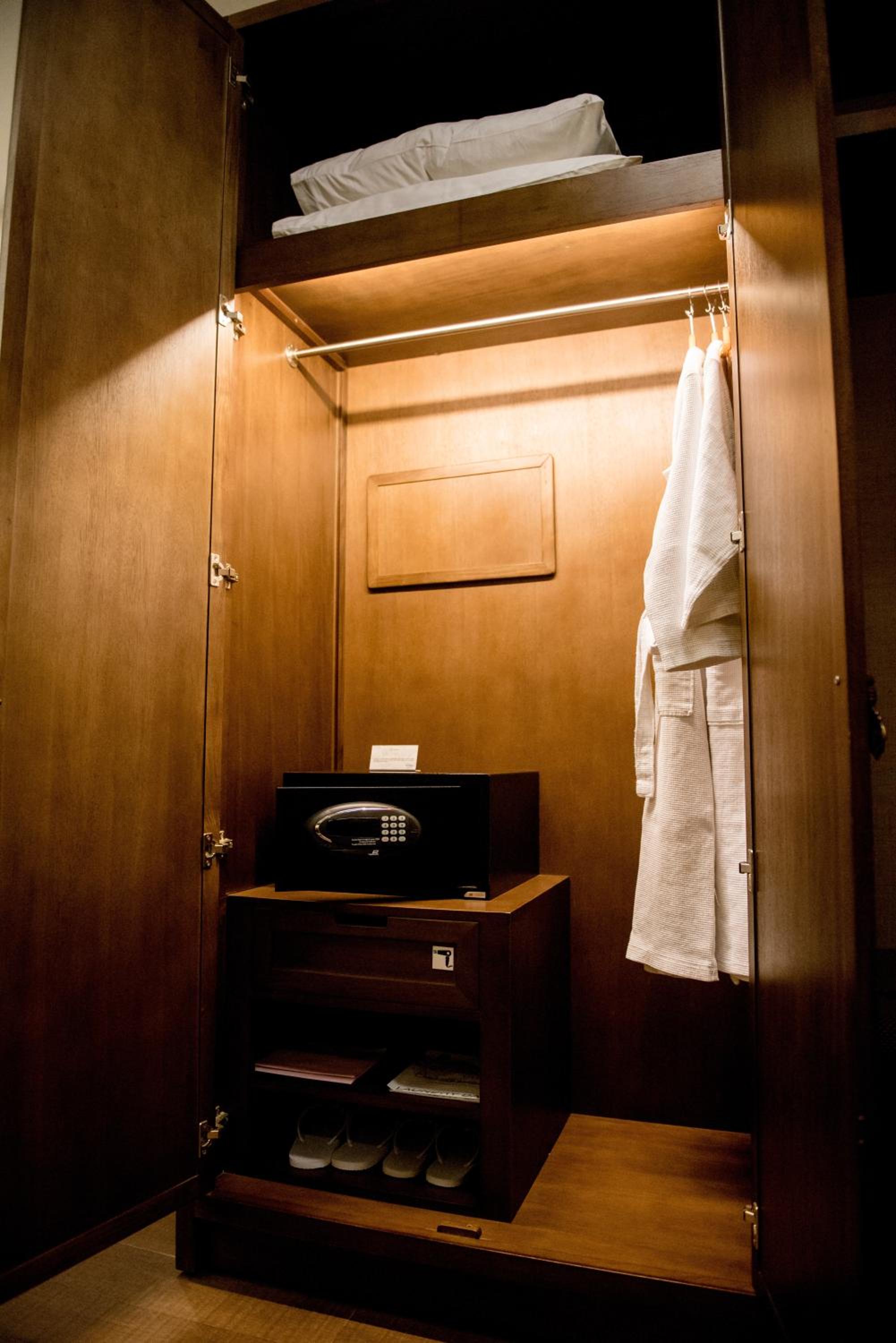 Premier Suite - Photo 1