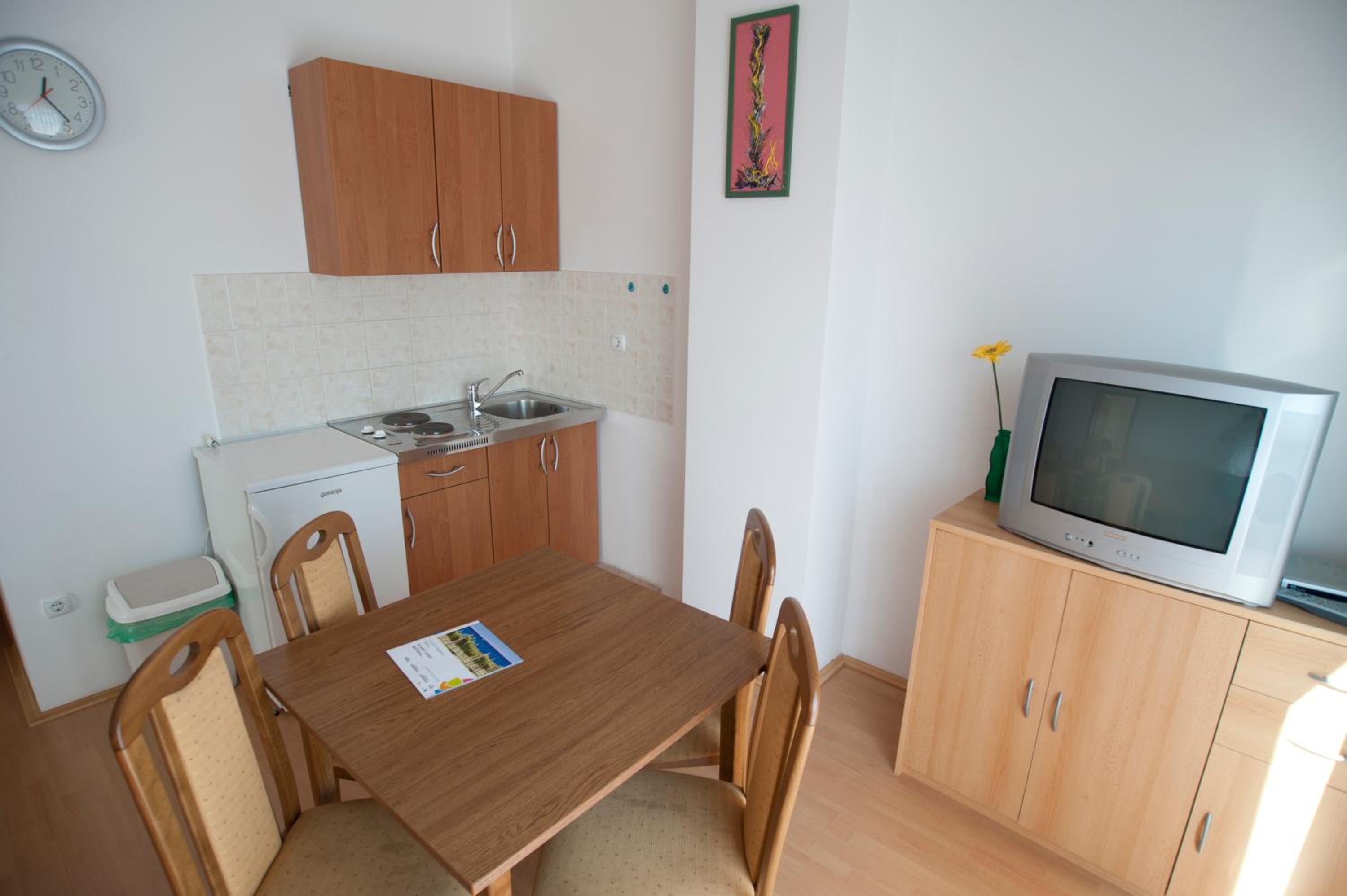 One-Bedroom Apartment with Balcony - Photo 10
