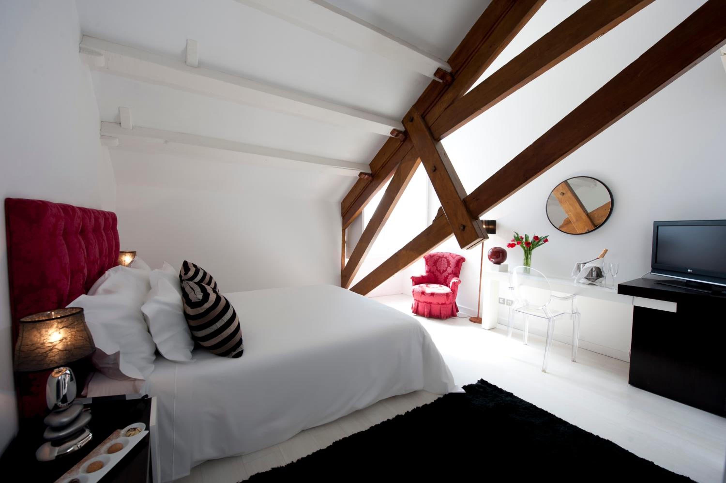 Standard Double Room - Photo 1