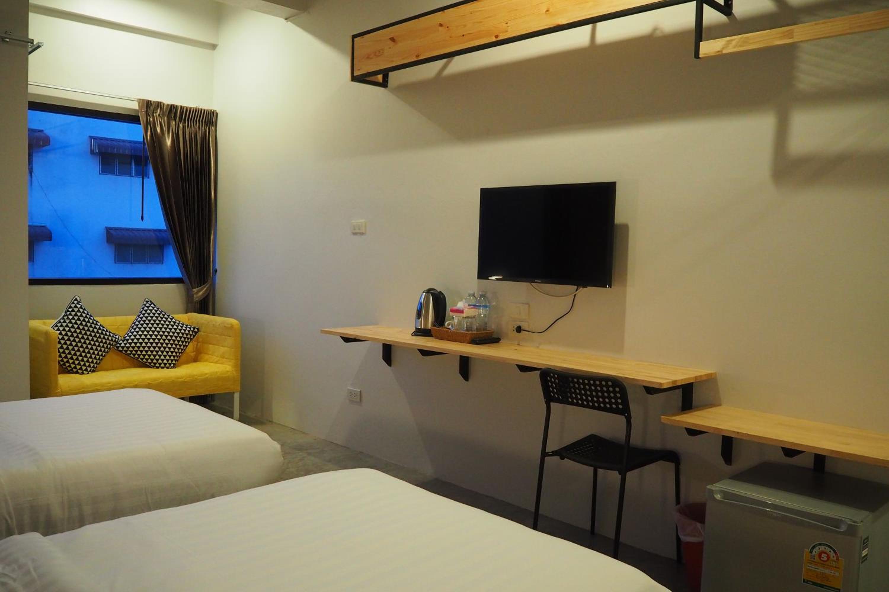Standard Twin Room
