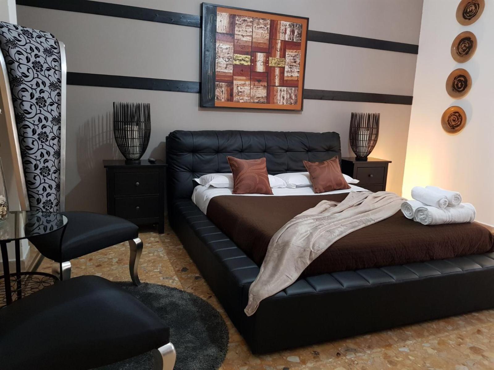 Double Room with Shared Bathroom