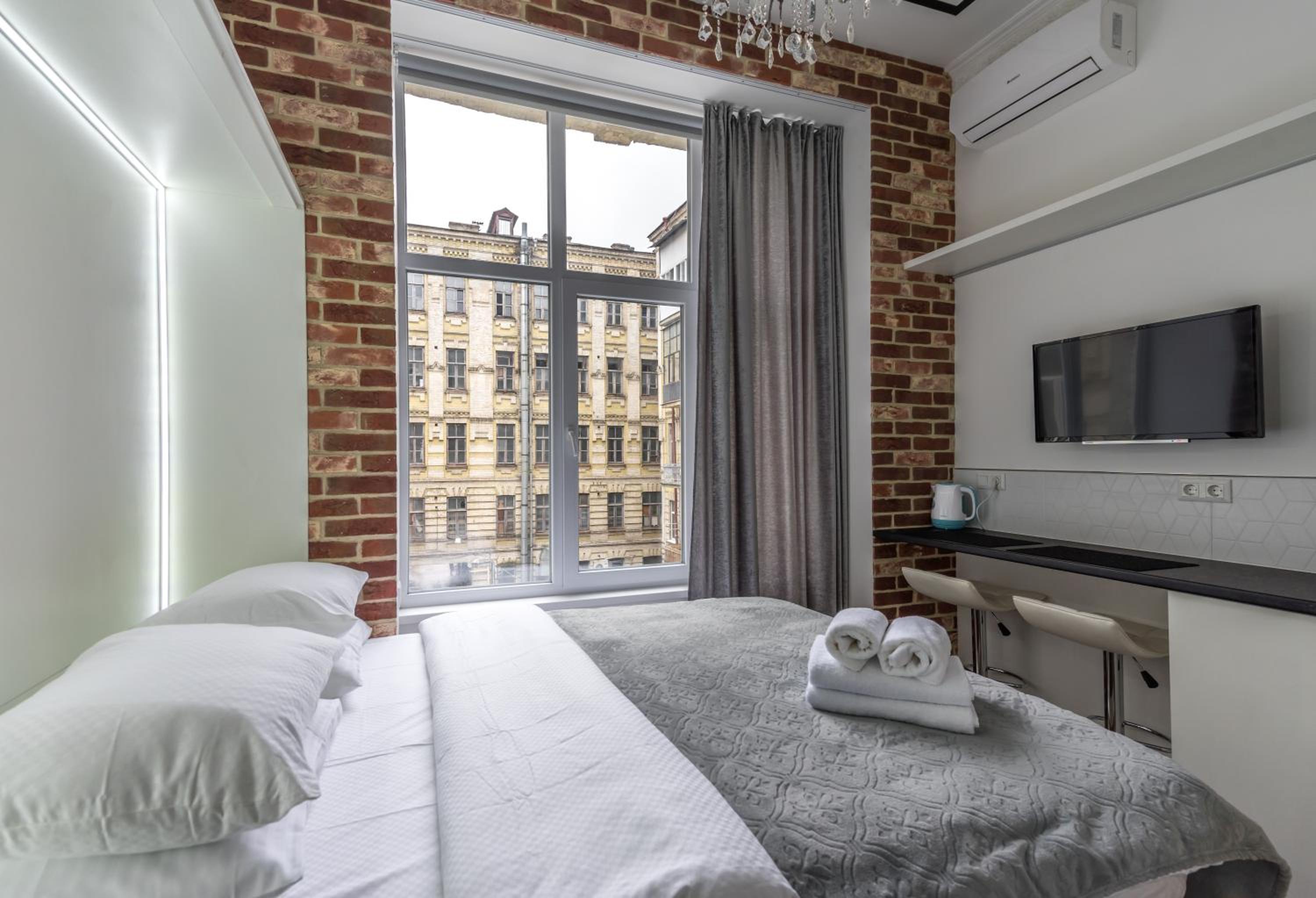 Apartment with Shower