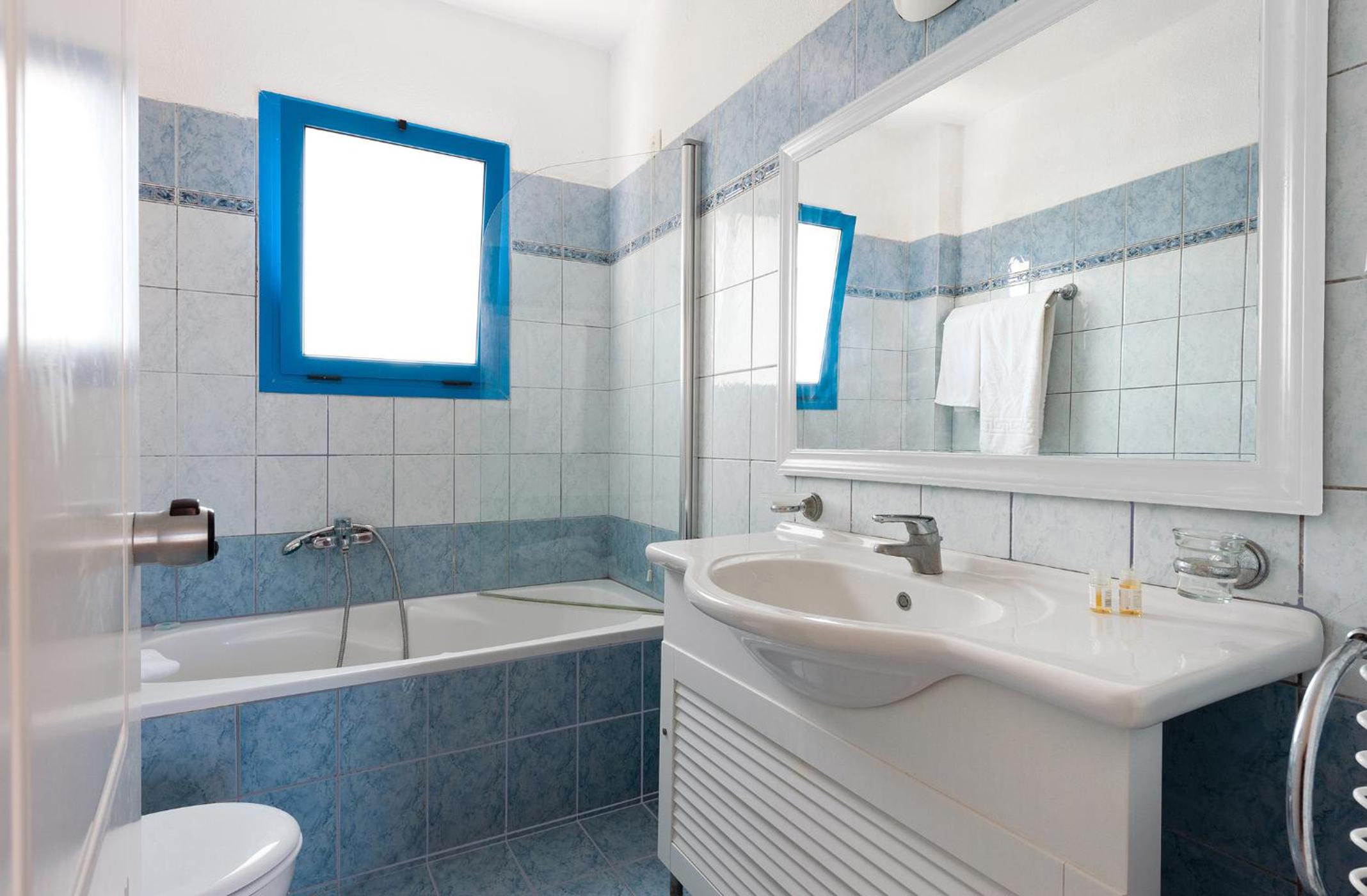 Deluxe Maisonette with Partial Sea View photo 3