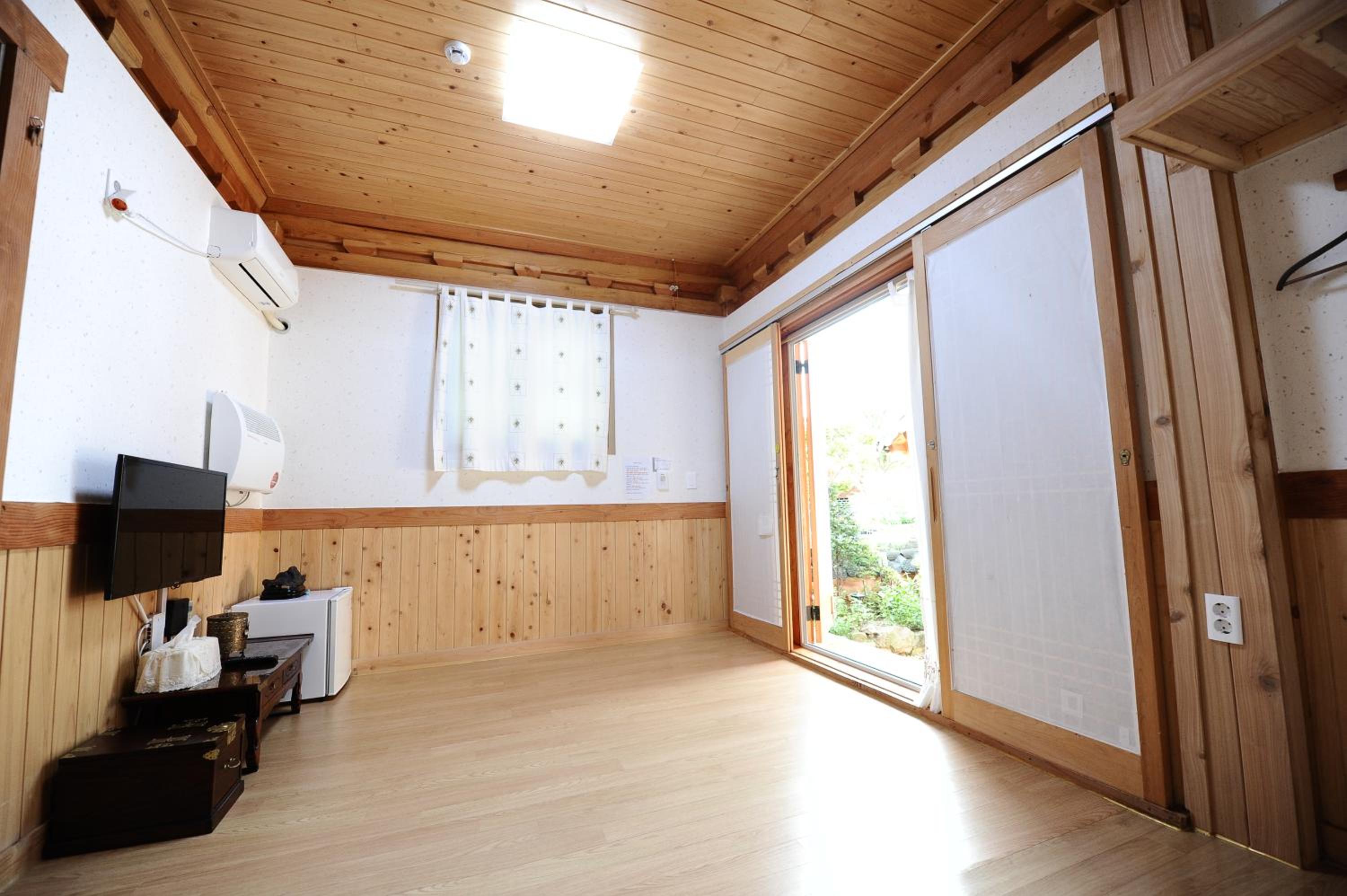 Suite with Garden View - Photo 1