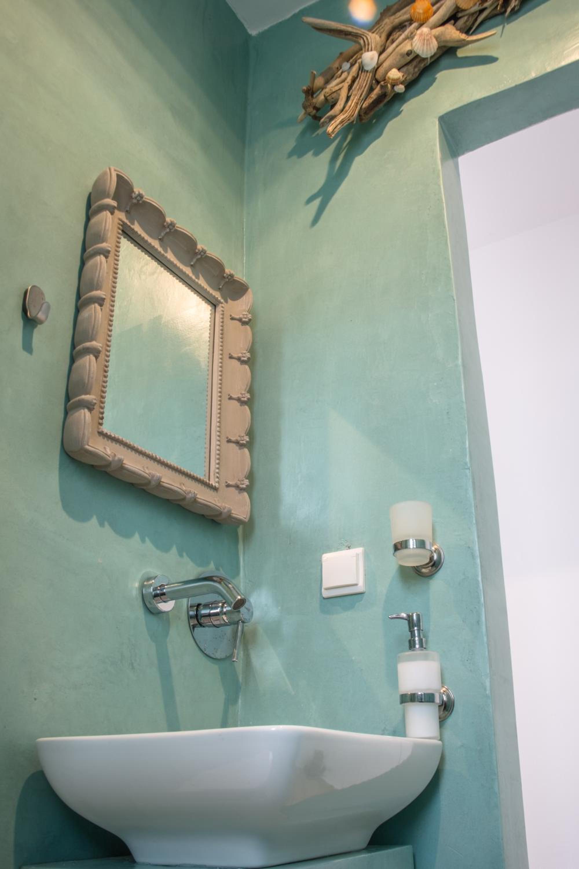 One Bedroom Apartment with Private Balcony - Photo 6